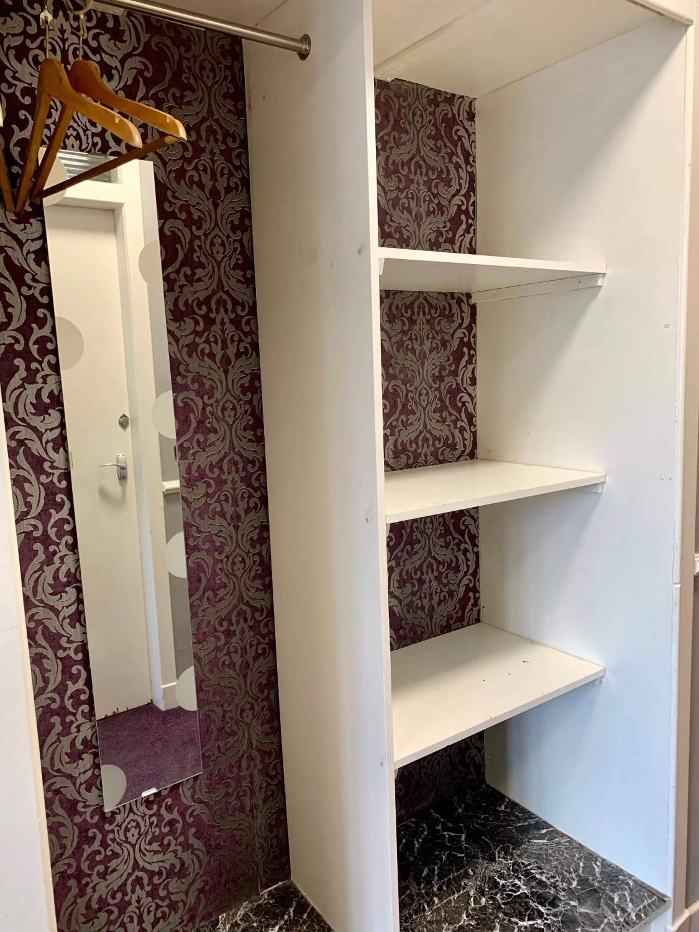 wardrobe in Northumberland Hotel