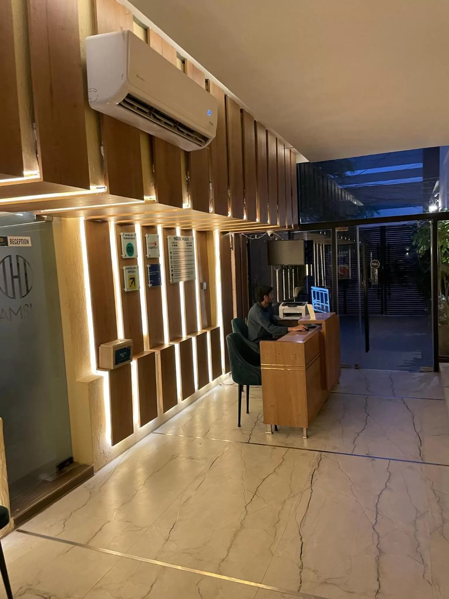 Property building in Hamsun Shahrah-e-Faisal