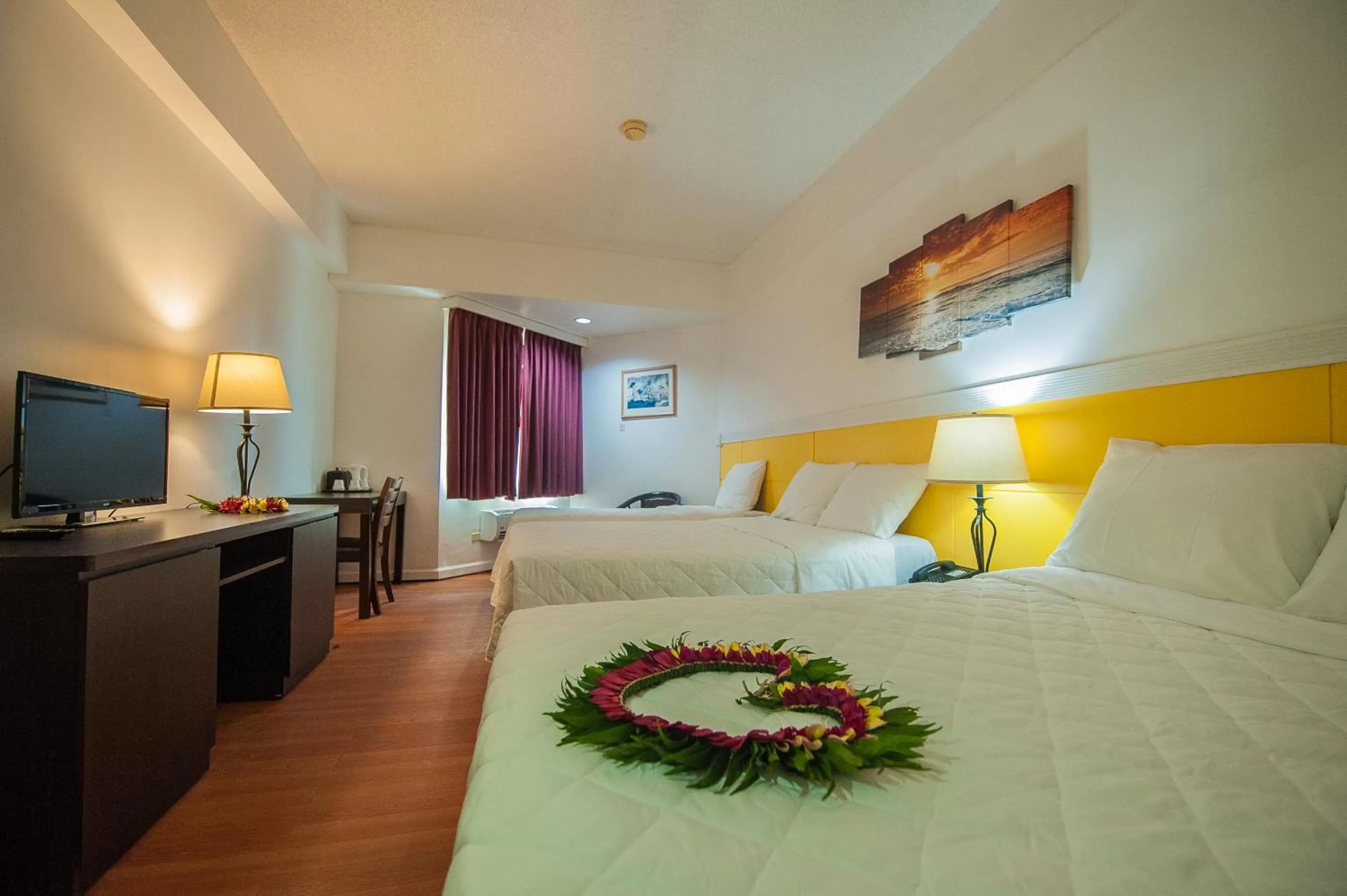 Photo of the whole room, Bed in Grand Plaza Hotel