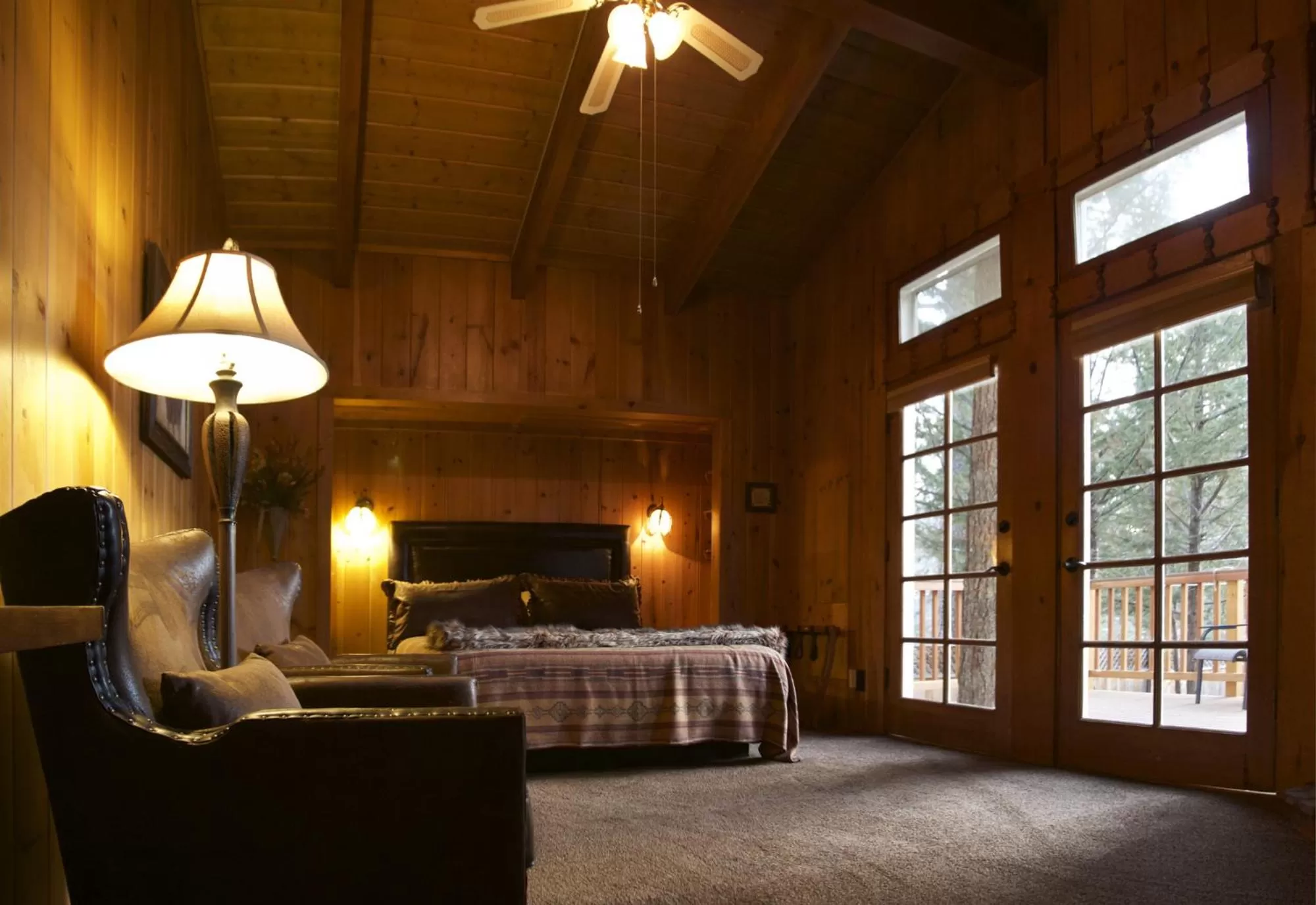 Bed in Silver Pines Lodge