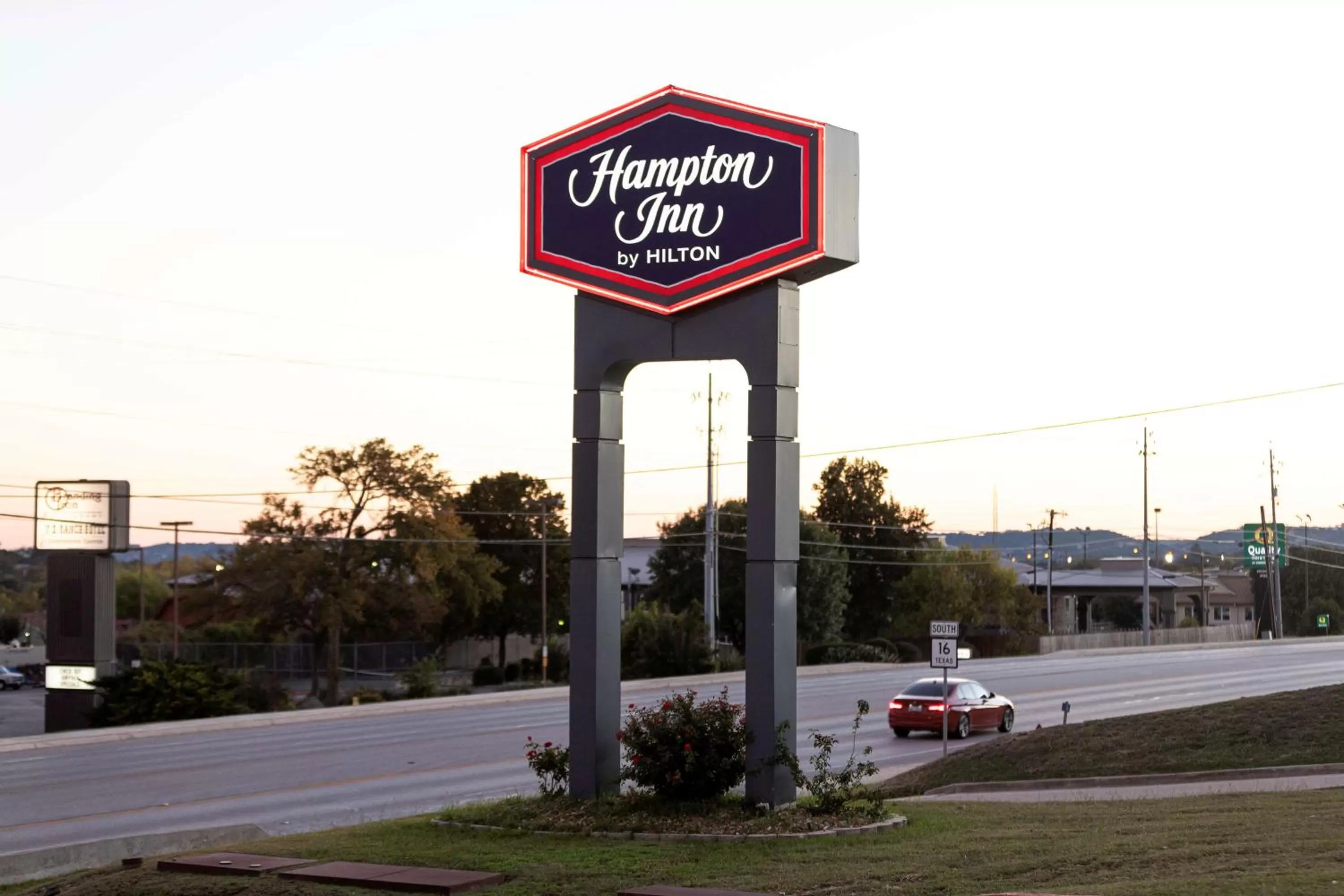Property building in Hampton Inn Kerrville