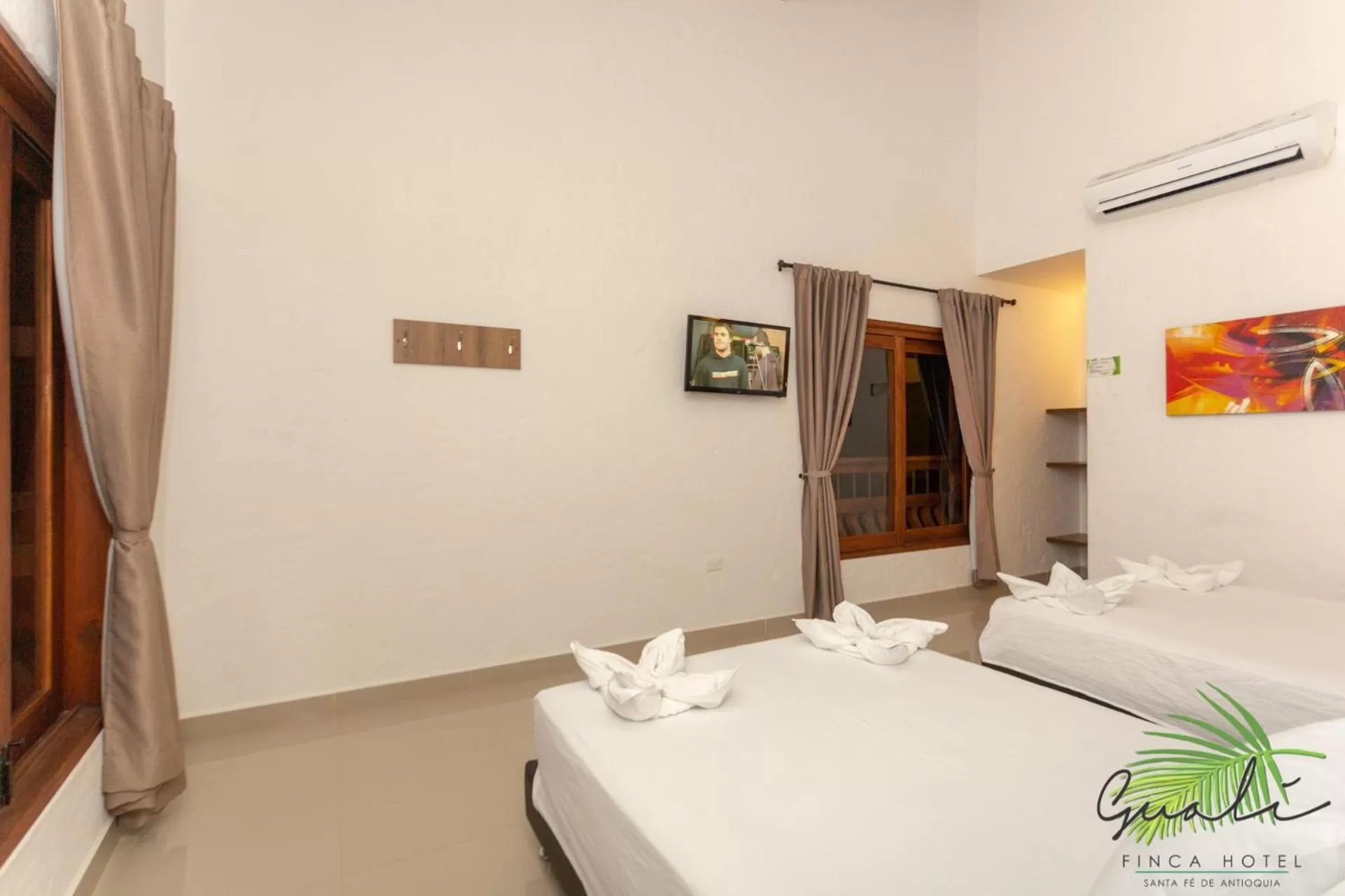 Photo of the whole room in Finca Hotel Guali Santafe