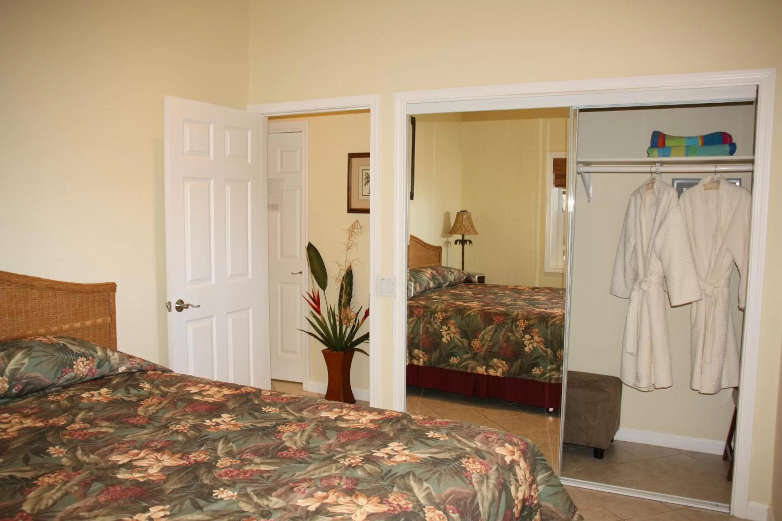 Bed in Maui Beach House B & B