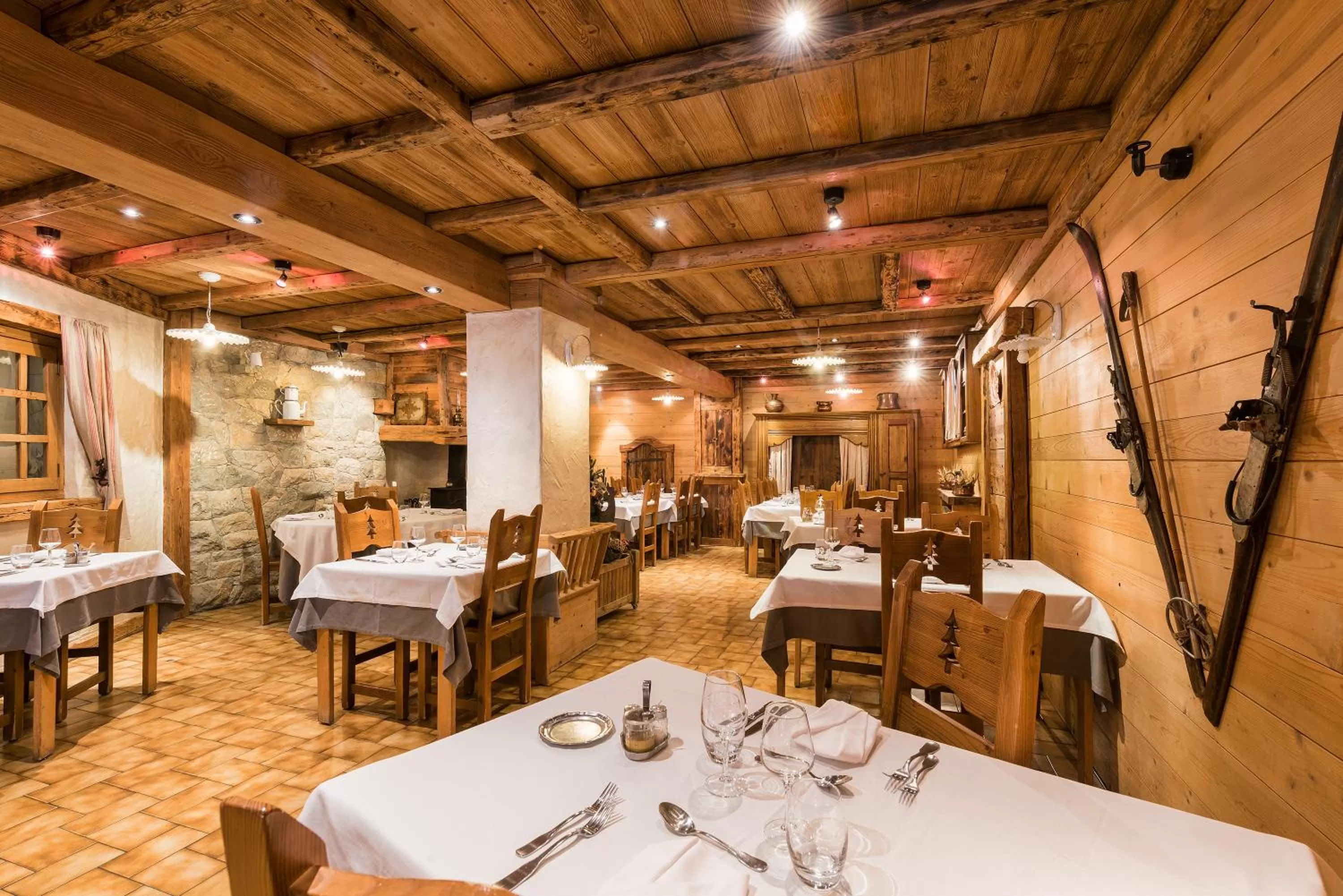 Restaurant/places to eat in Hotel le Petit Dru