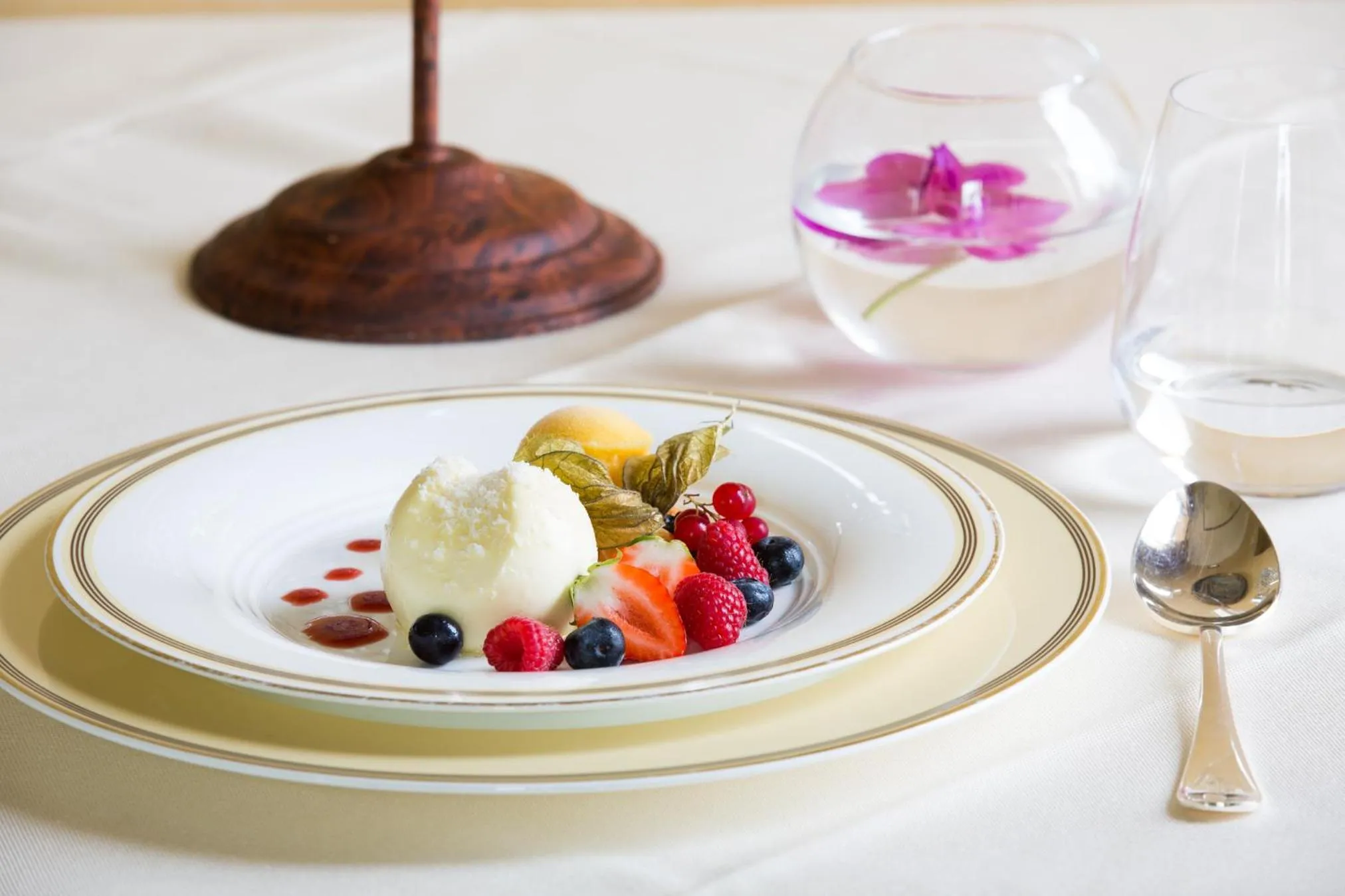 Food and drinks in Castello Dal Pozzo Resort Lago Maggiore - Preferred Hotels & Resorts