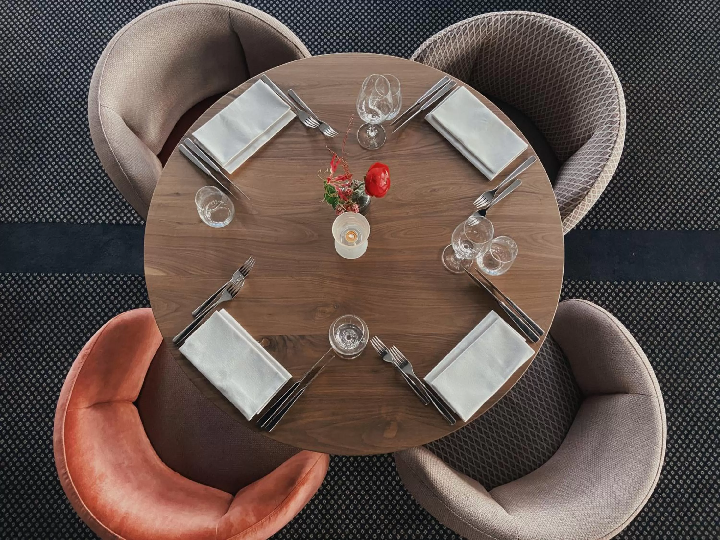 Restaurant/places to eat, Seating Area in Van der Valk Hotel ARA Zwijndrecht