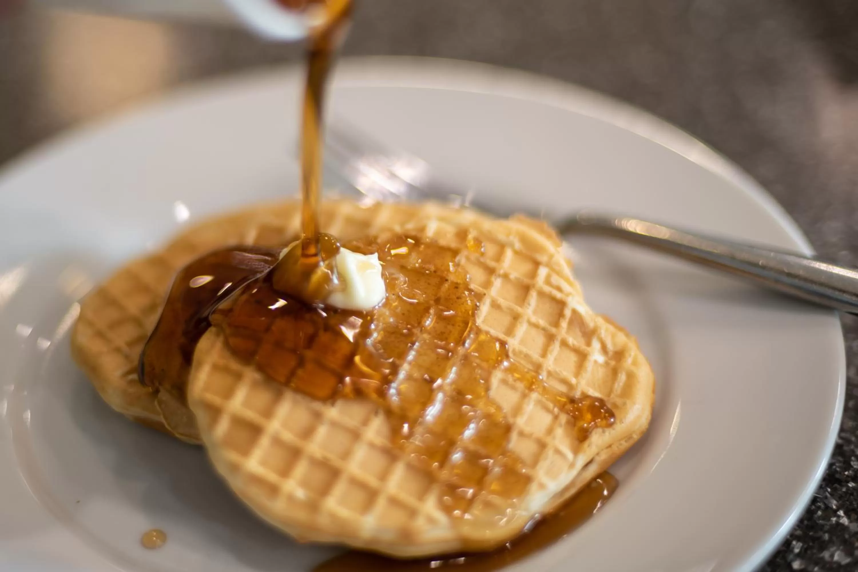Breakfast in Country Inn & Suites by Radisson, Rocky Mount, NC