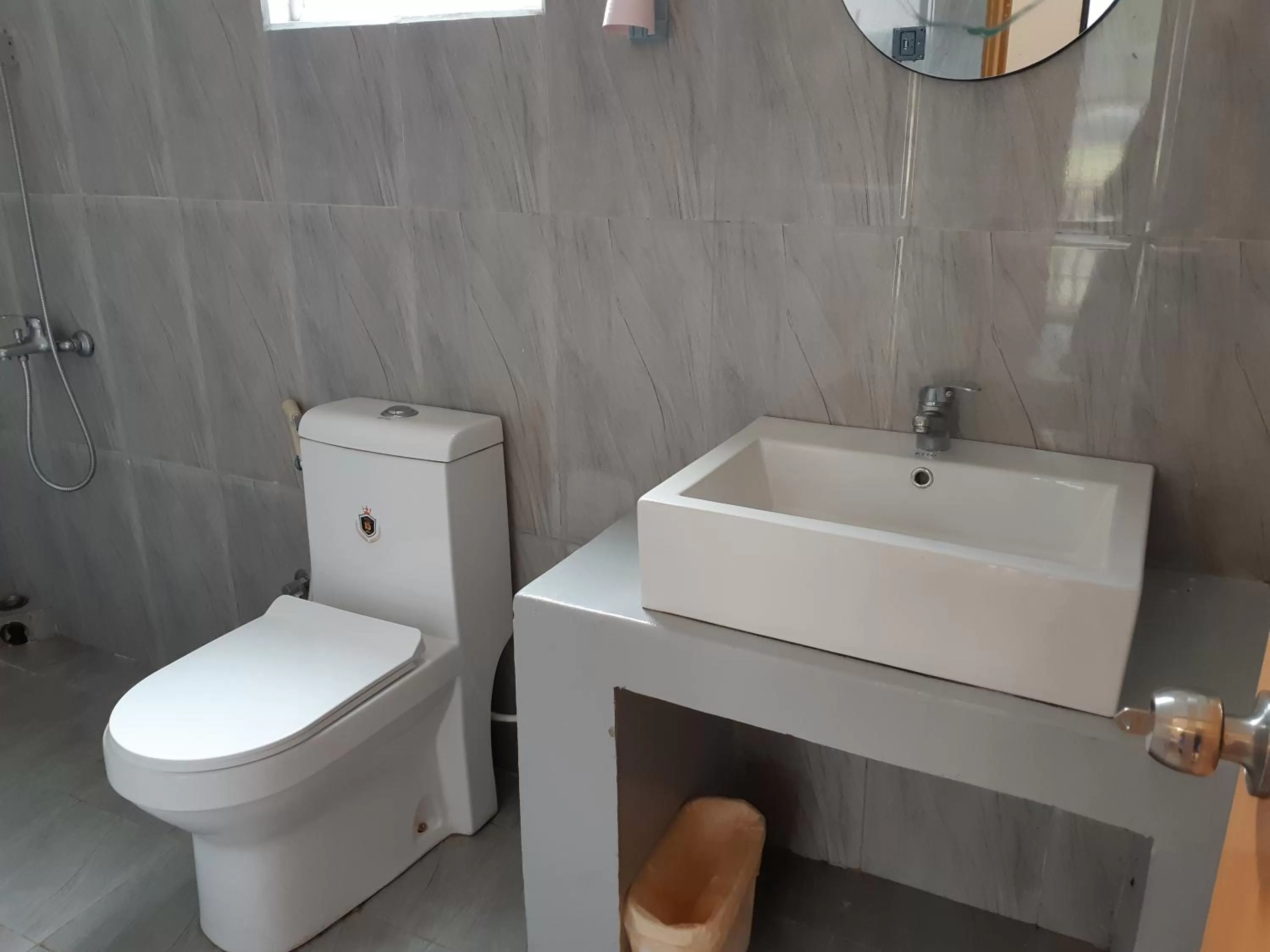 Bathroom in Siril Guesthouse Hostel