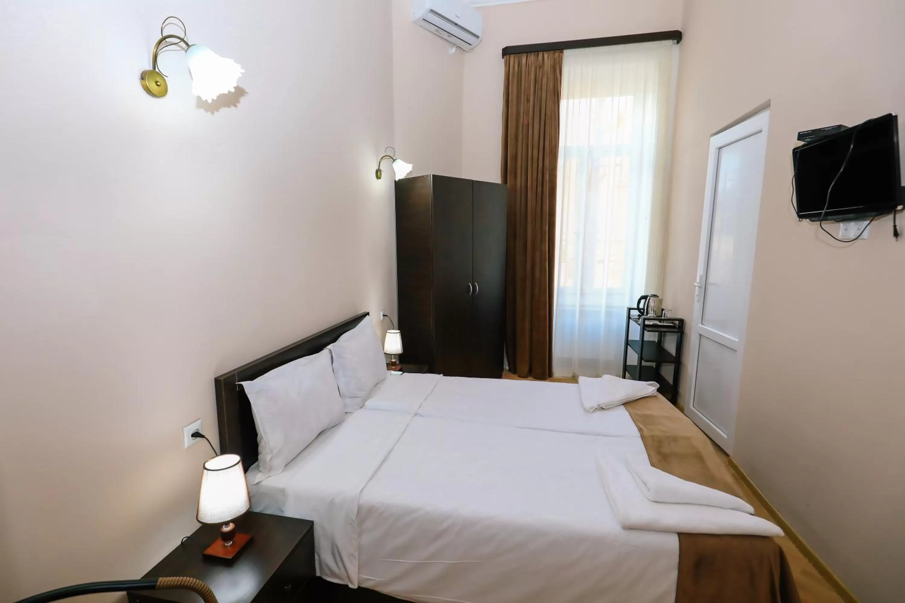 Photo of the whole room, Bed in Tamarisi Old Tbilisi