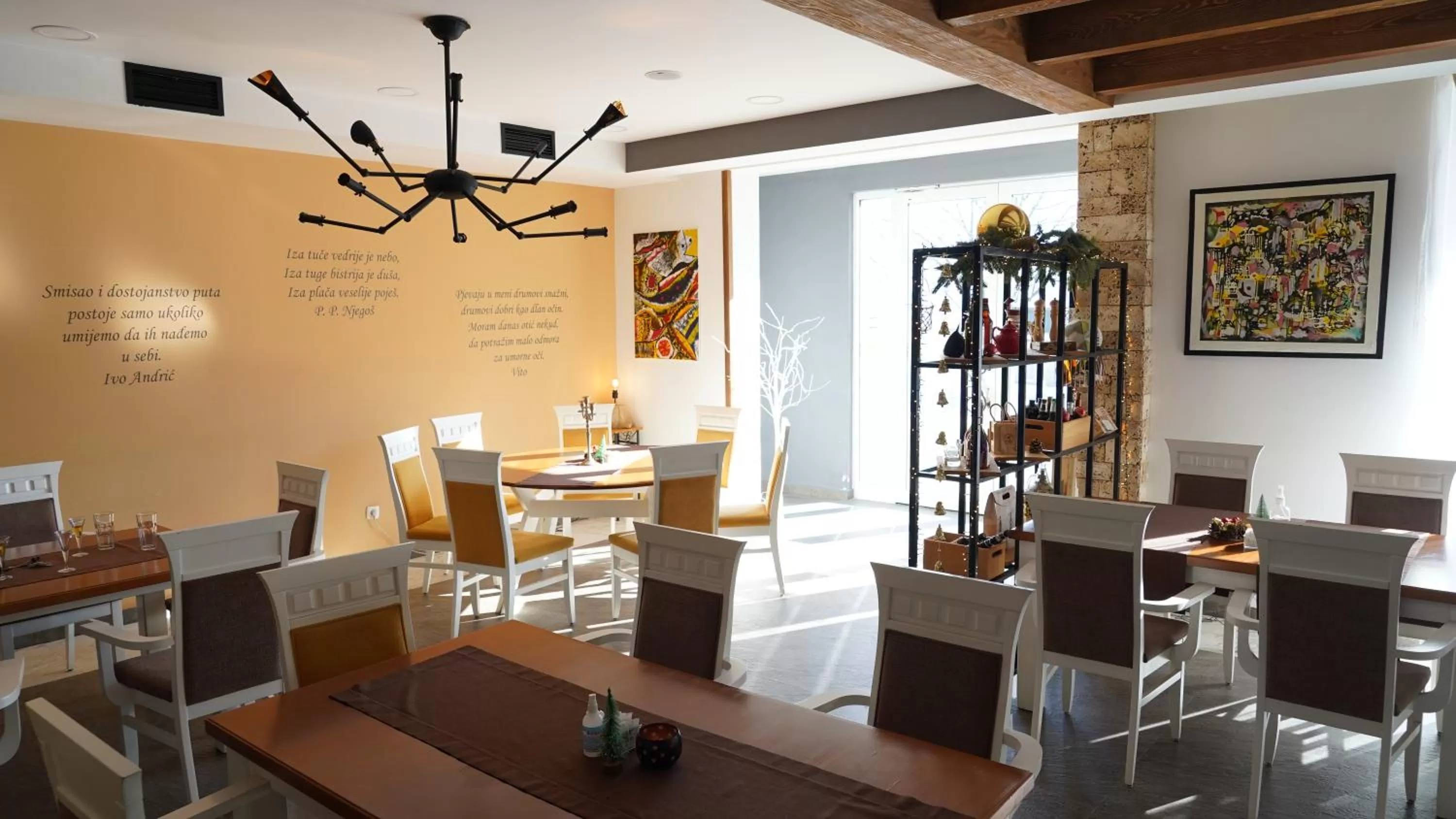 Restaurant/Places to Eat in Hotel Serdar