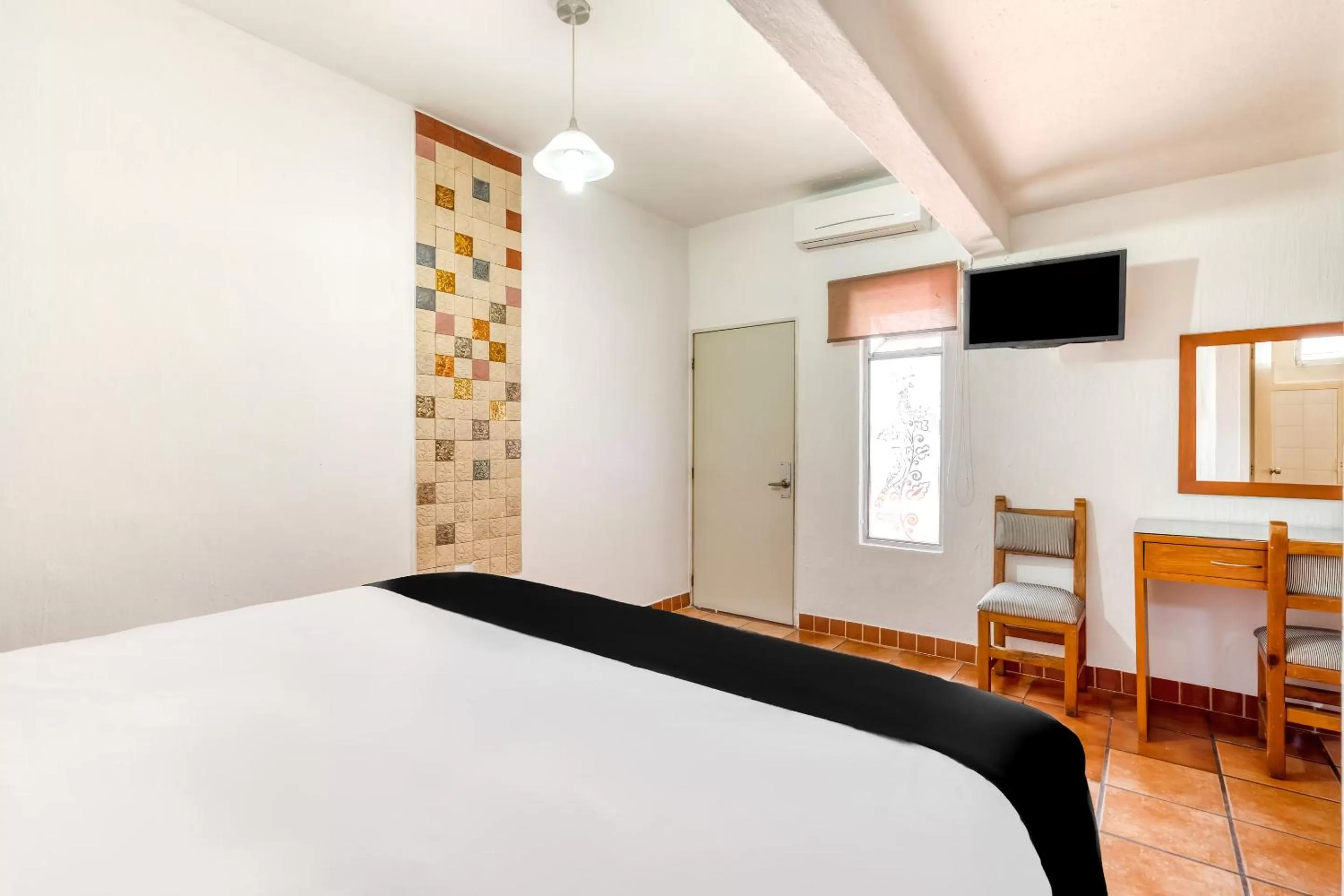 TV and multimedia, Bed in Hotel Arana