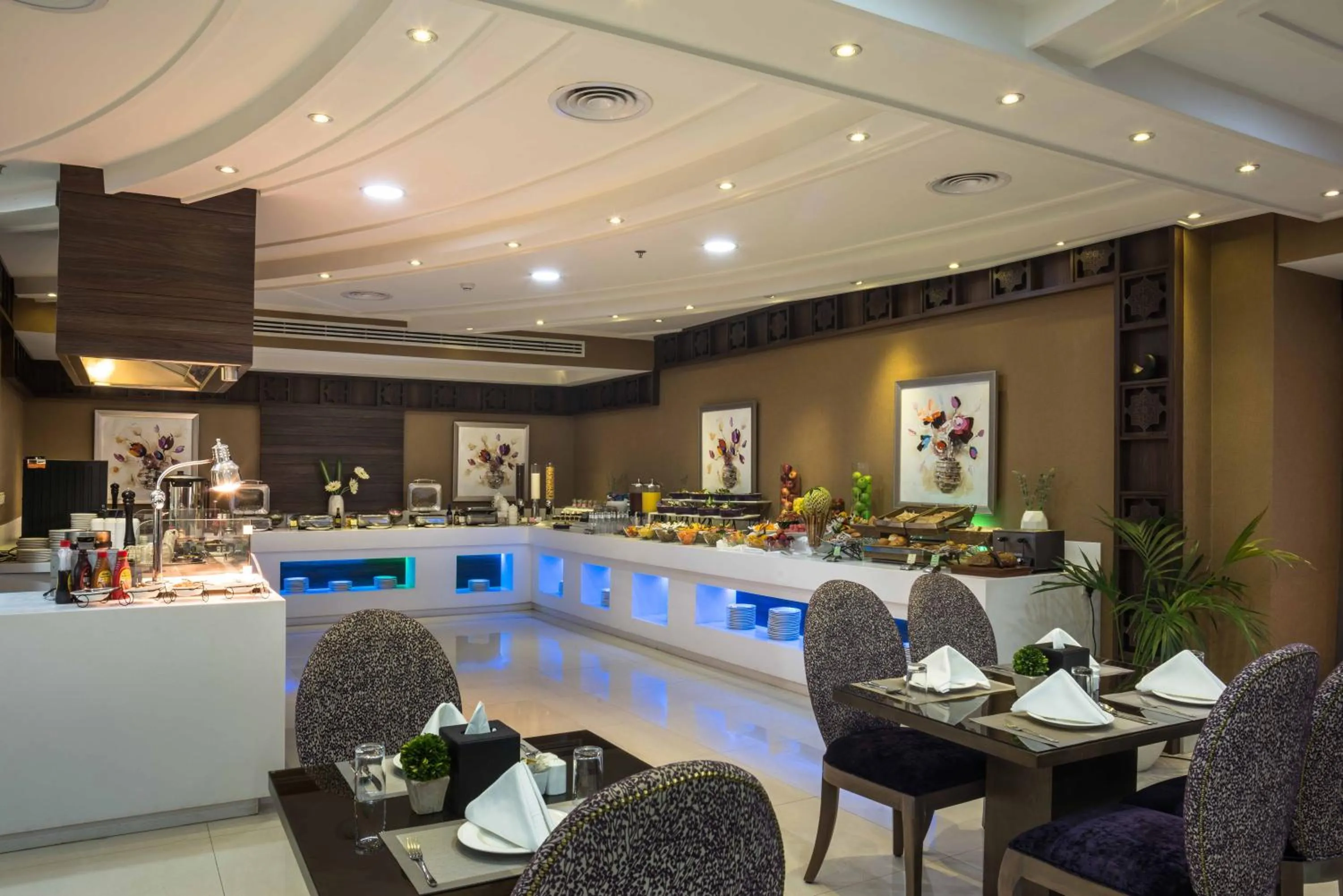 Restaurant/places to eat in Gloria Inn Riyadh
