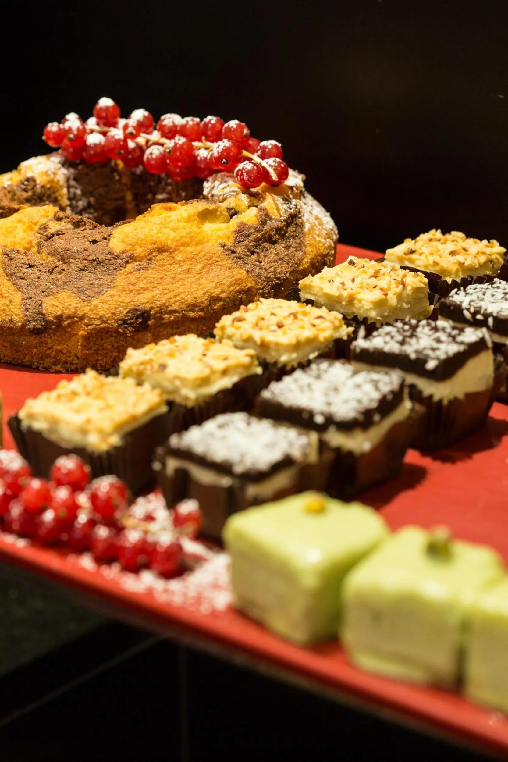 Food and drinks in Floris Hotel