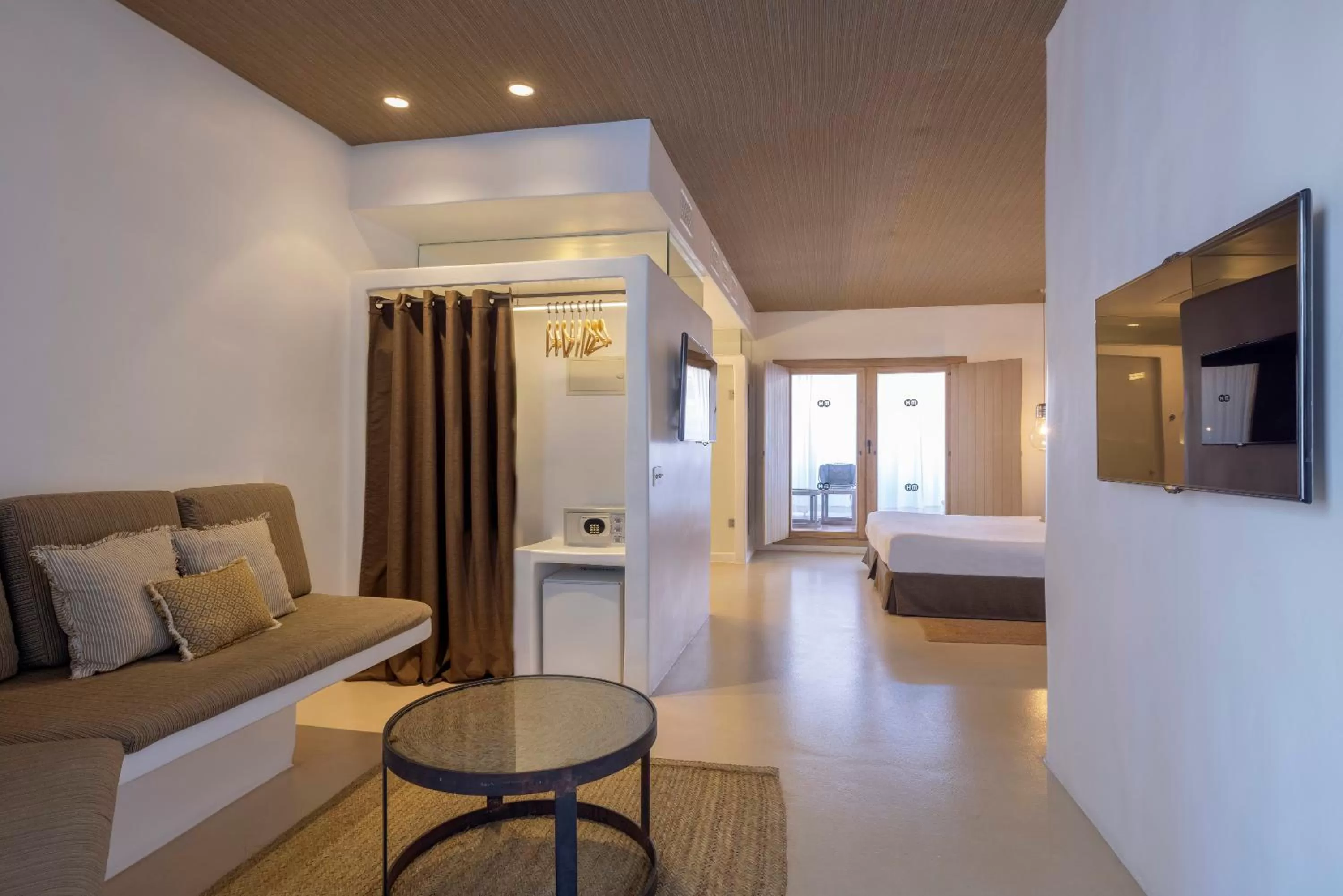 Seating area, Bed in HM Balanguera