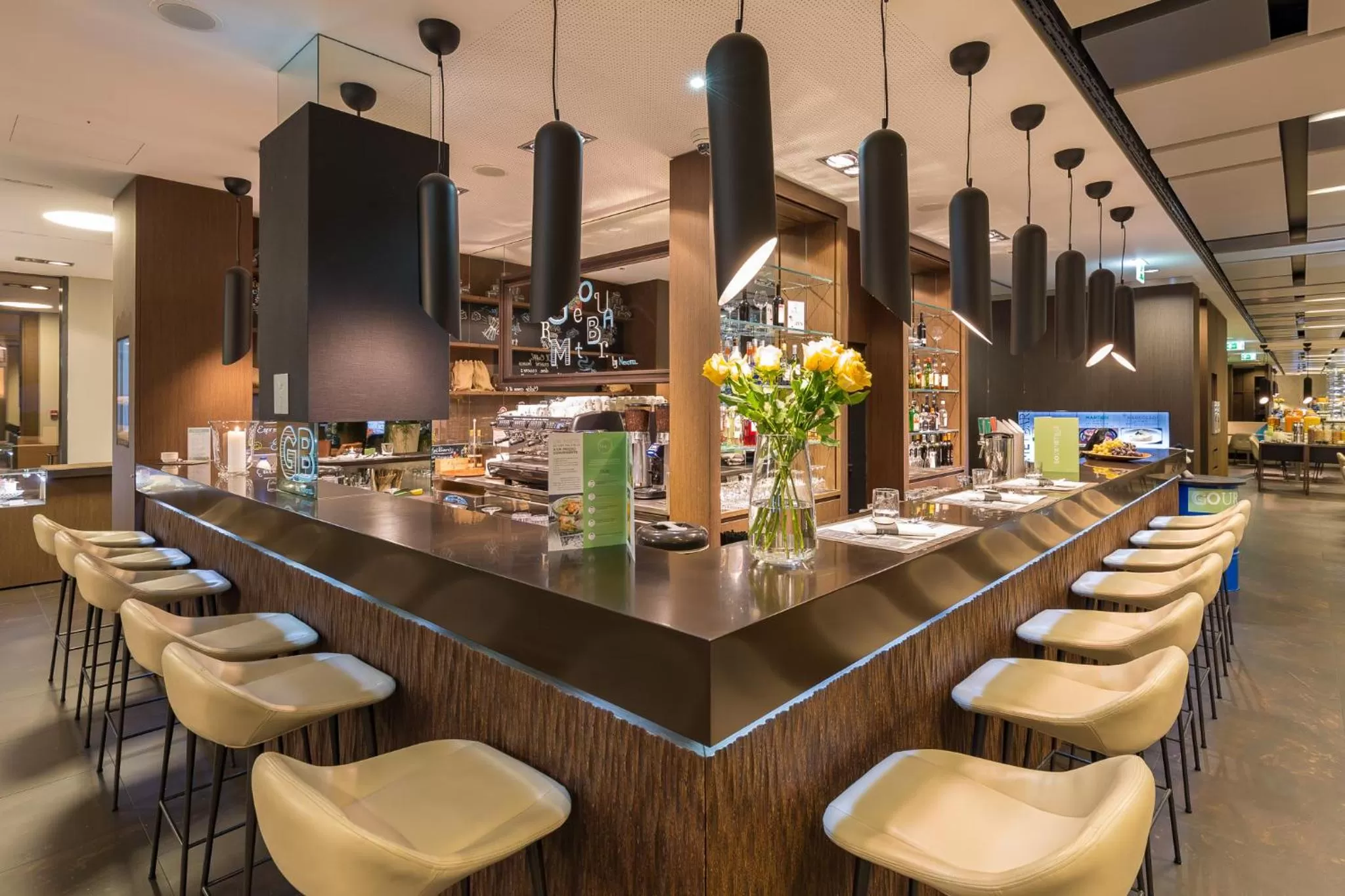 Lounge or bar in Novotel Lugano Paradiso