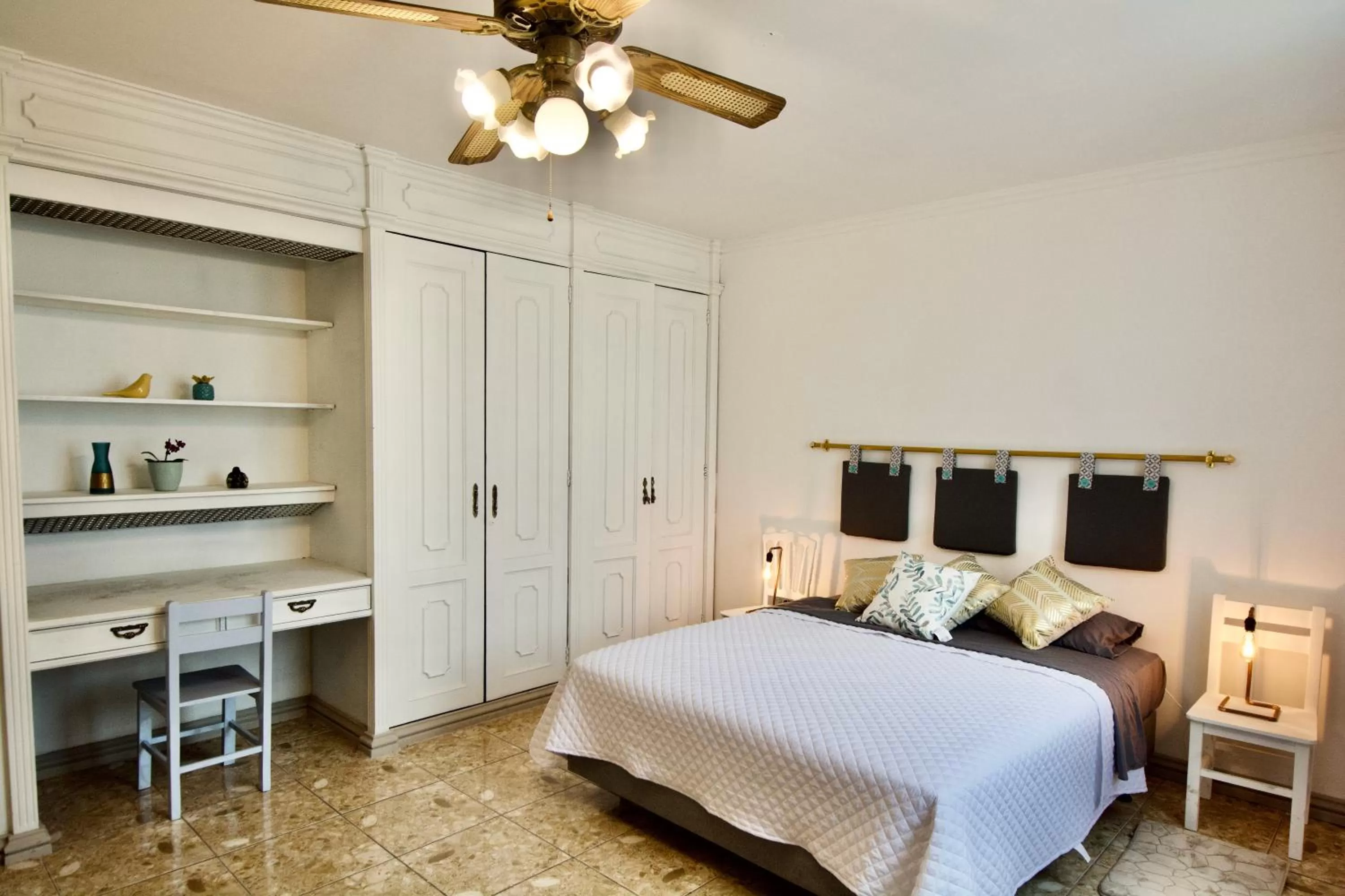 Bed in Pepe's House Guayaquil I Self Check-In MicroHotel