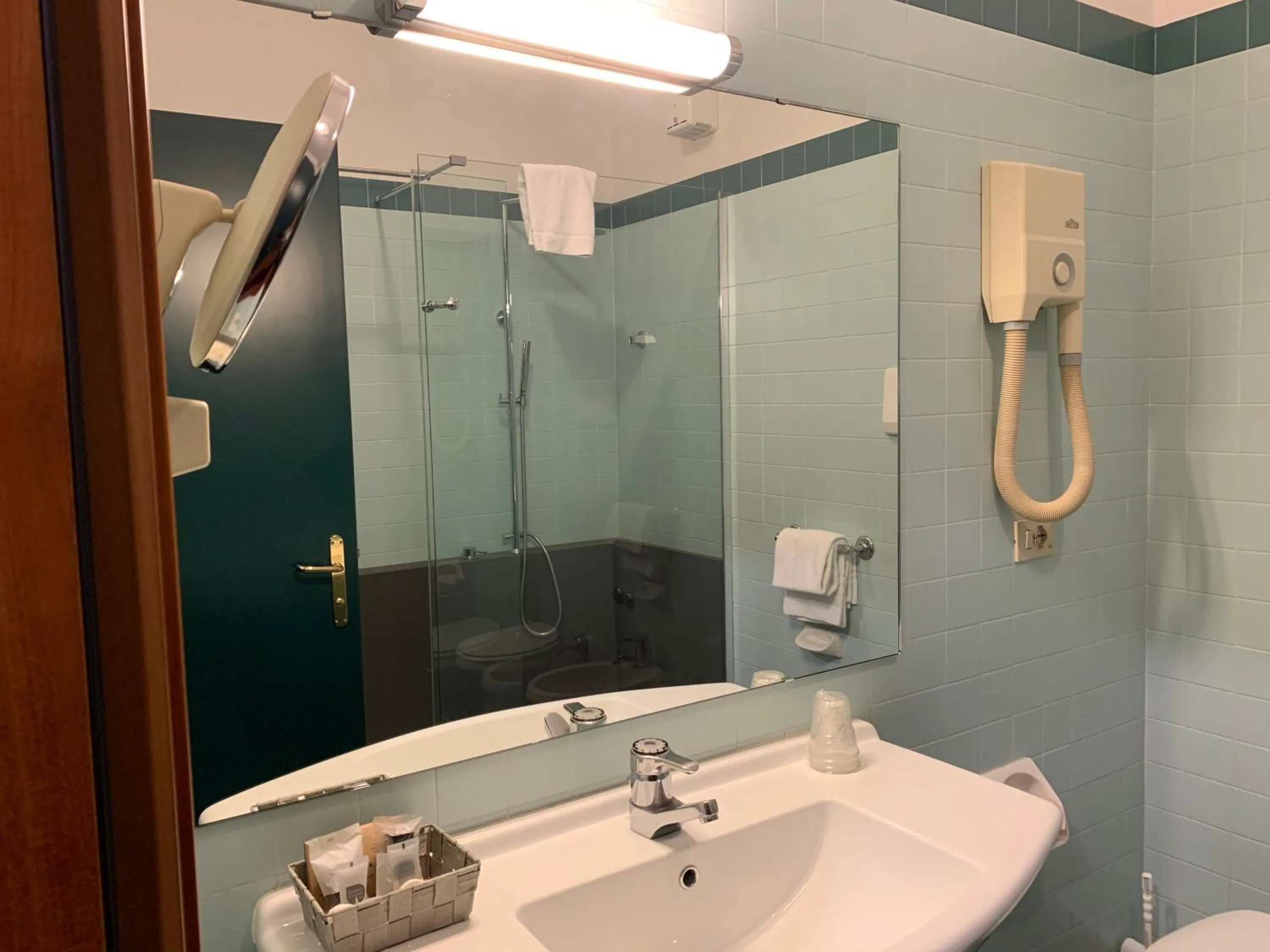 Shower in Hotel Cristallo