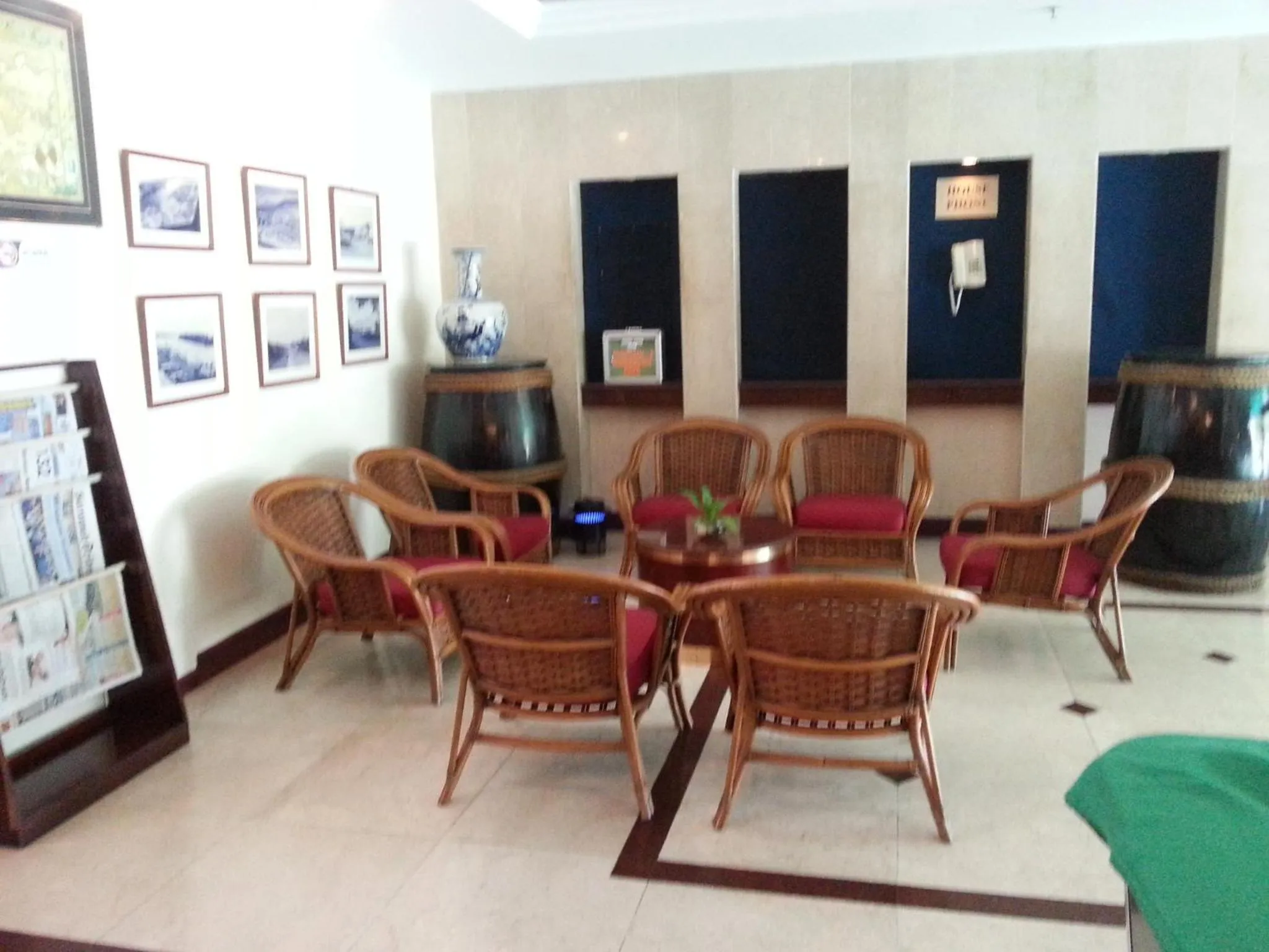 Lobby or reception in Pacific Orient Hotel ( 凯富大酒店 )