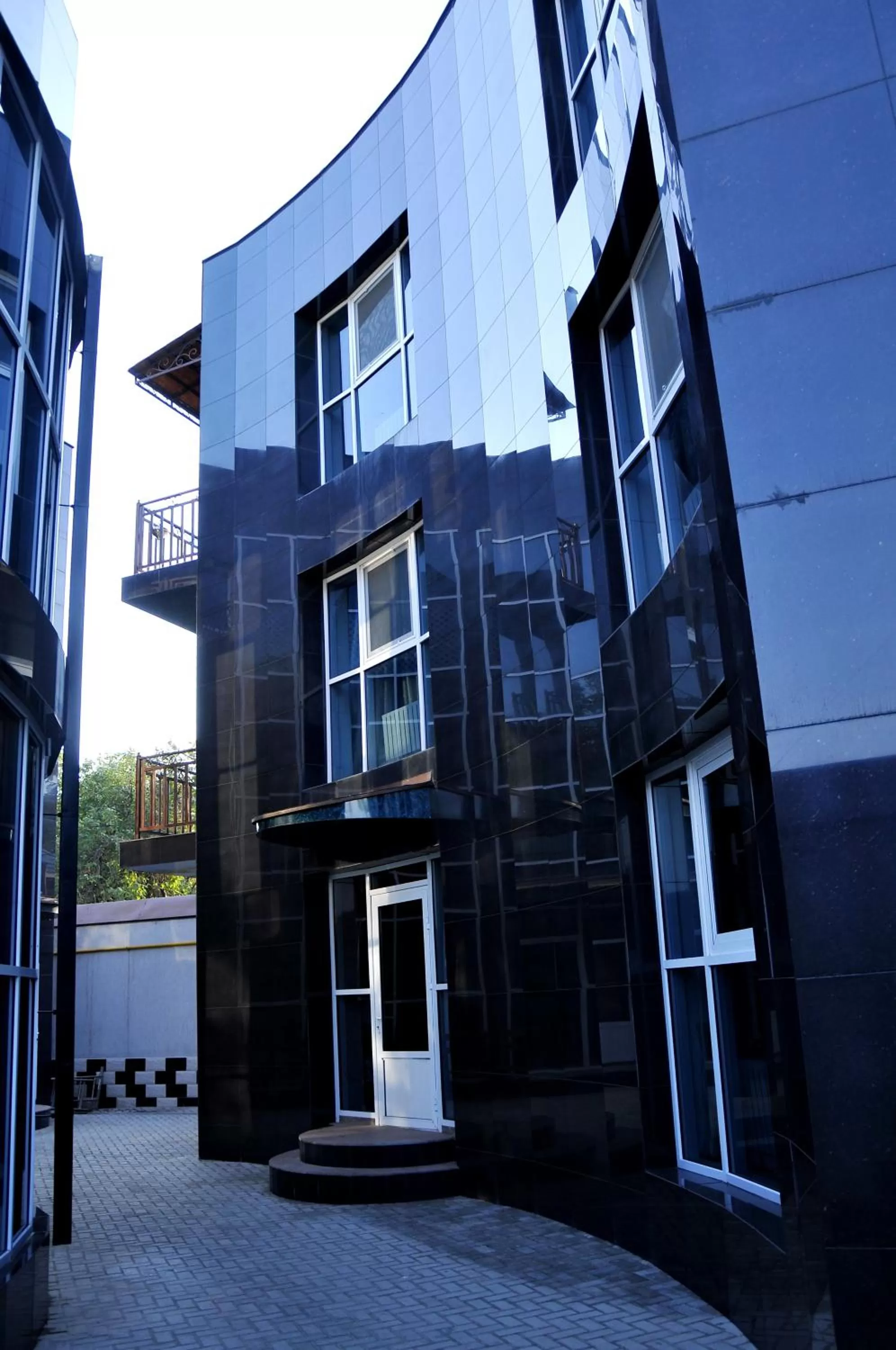 Facade/entrance, Property Building in Totem Hotel