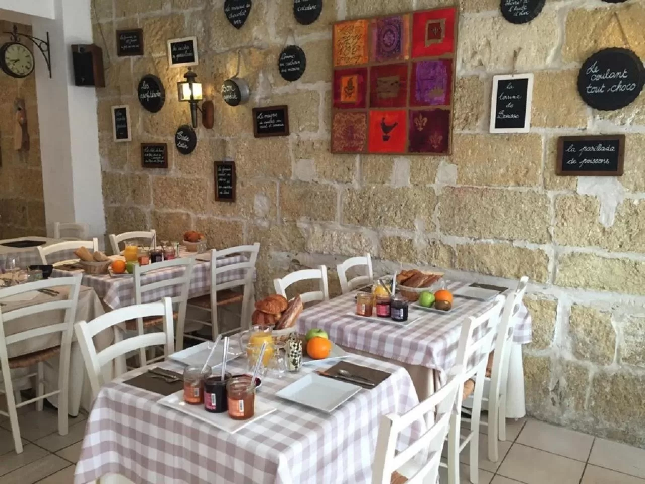 Breakfast in Hôtel Restaurant Le Provençal