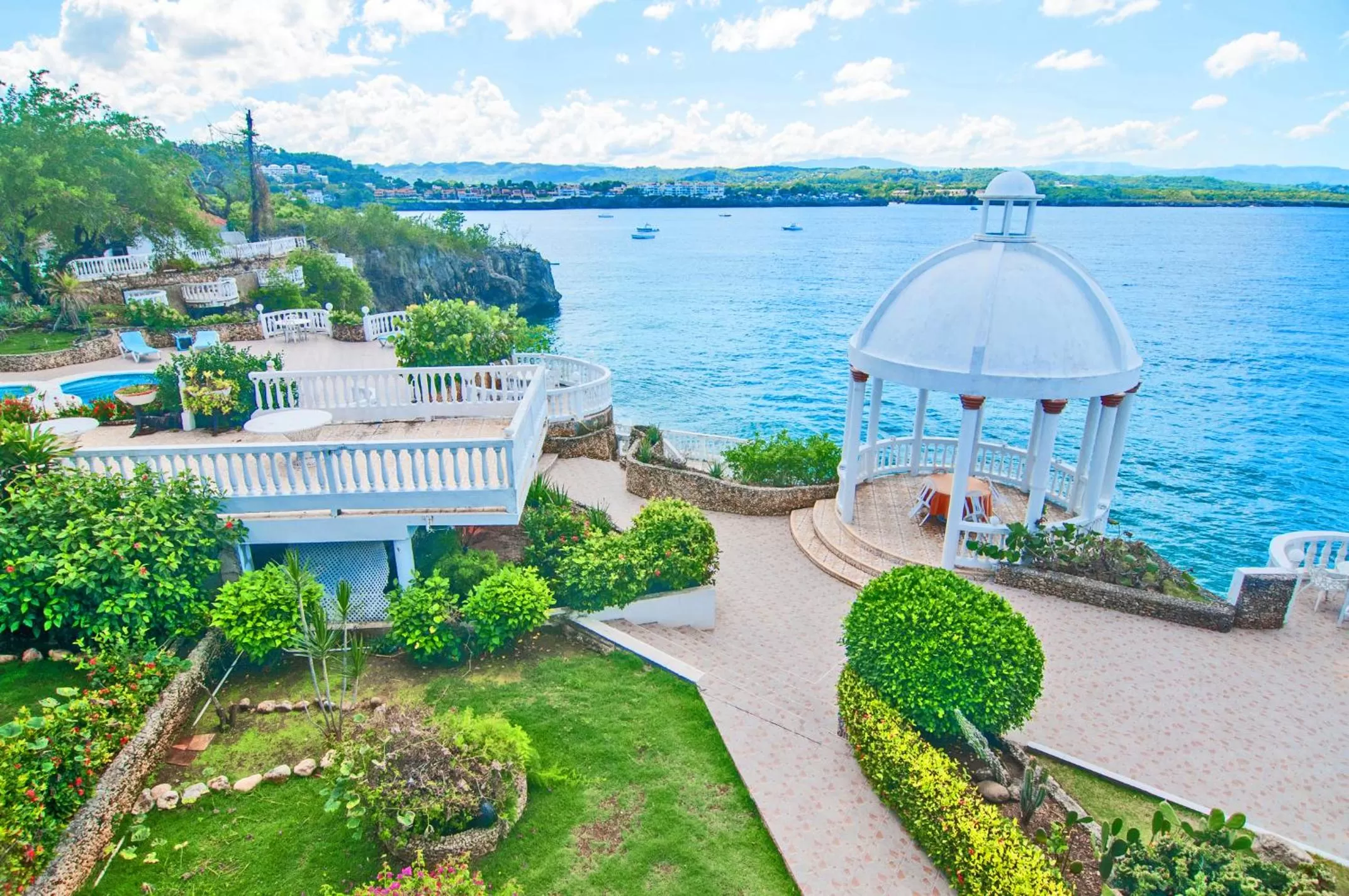 Sea view in Piergiorgio Palace Hotel