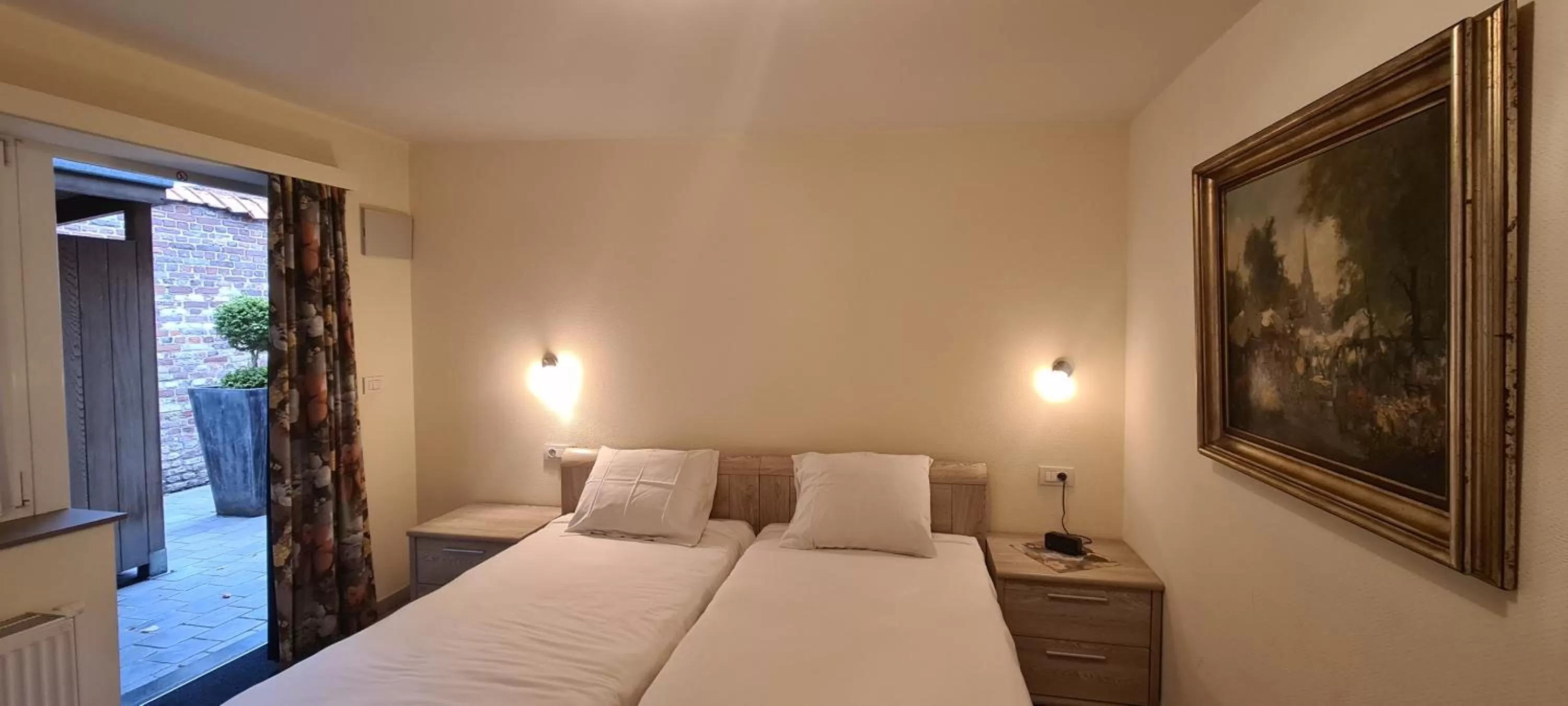 Bedroom, Bed in Alliance Hotel Ieper Centrum