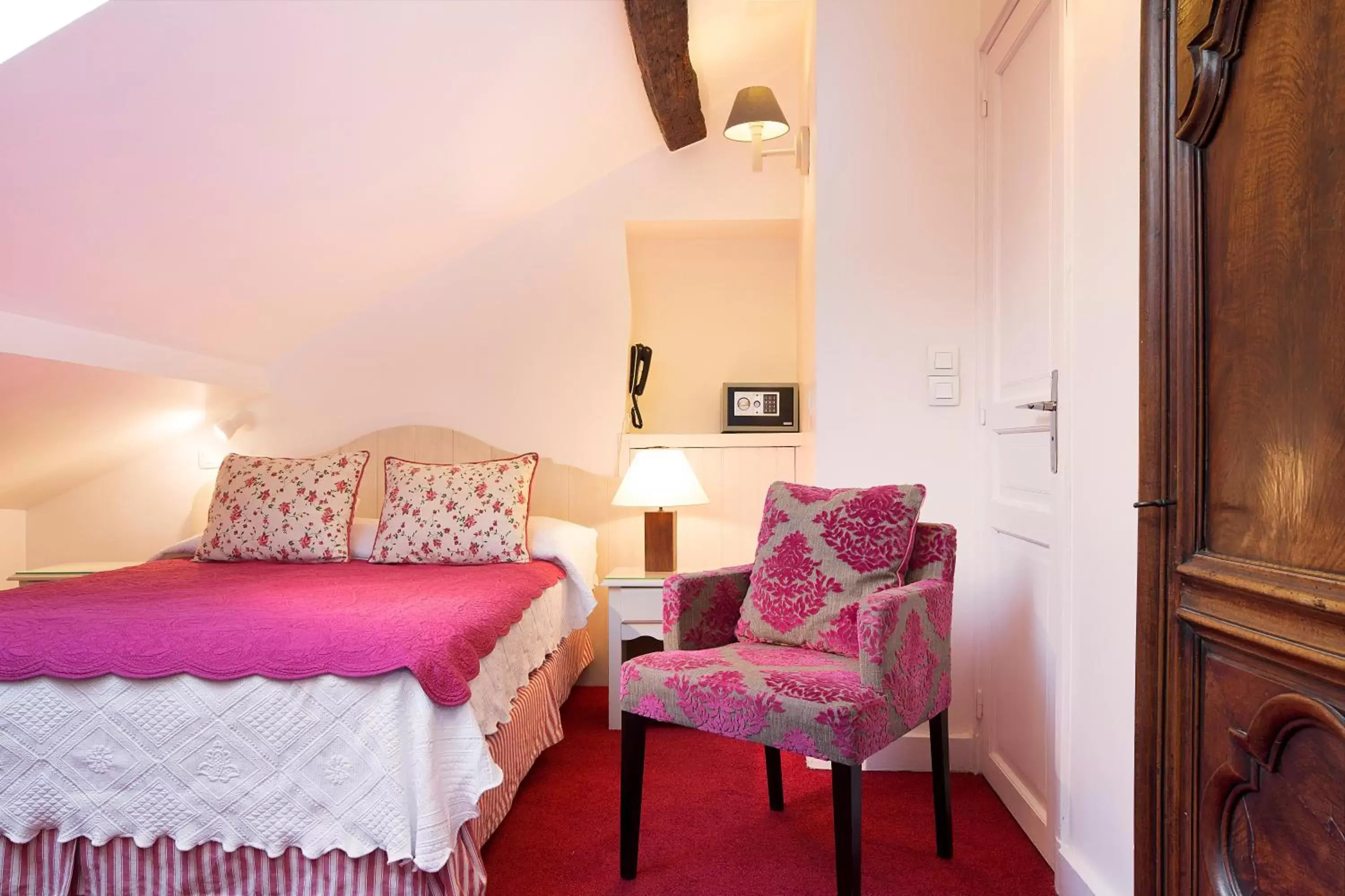 Double Room in Hôtel du Cygne Paris Double Room in Hôtel du Cygne Paris