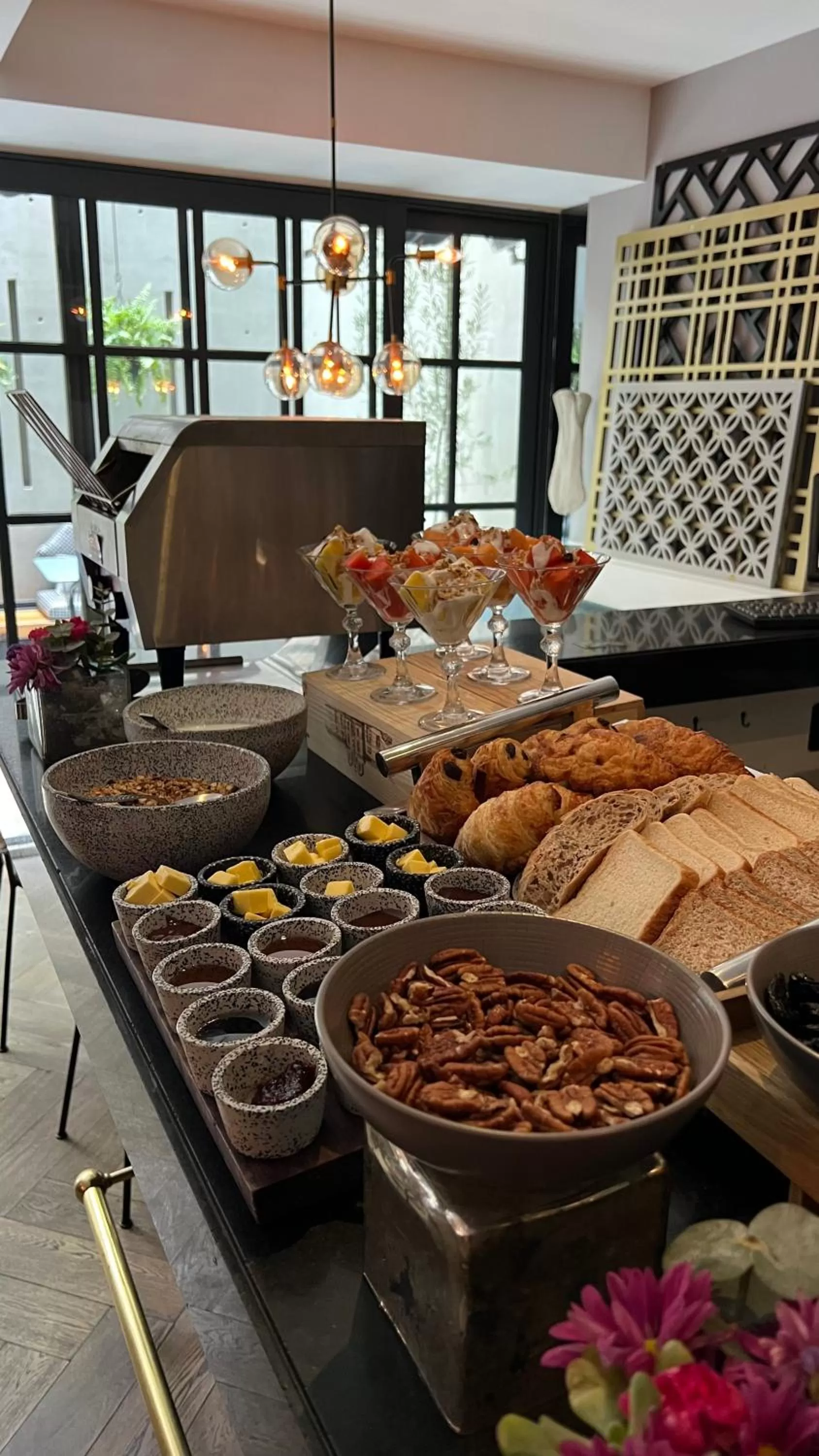 Breakfast in The Wild Oscar