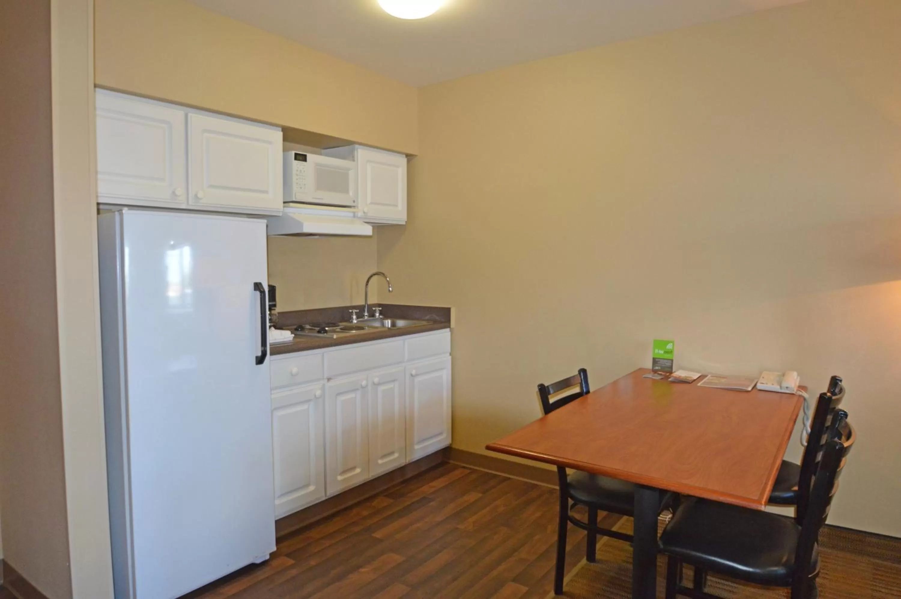 Kitchen or kitchenette in Extended Stay America Suites - Anchorage - Midtown