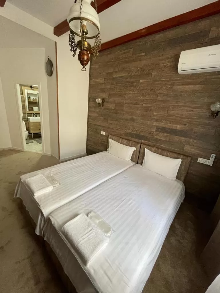 Bed in George&Dragon Rooms