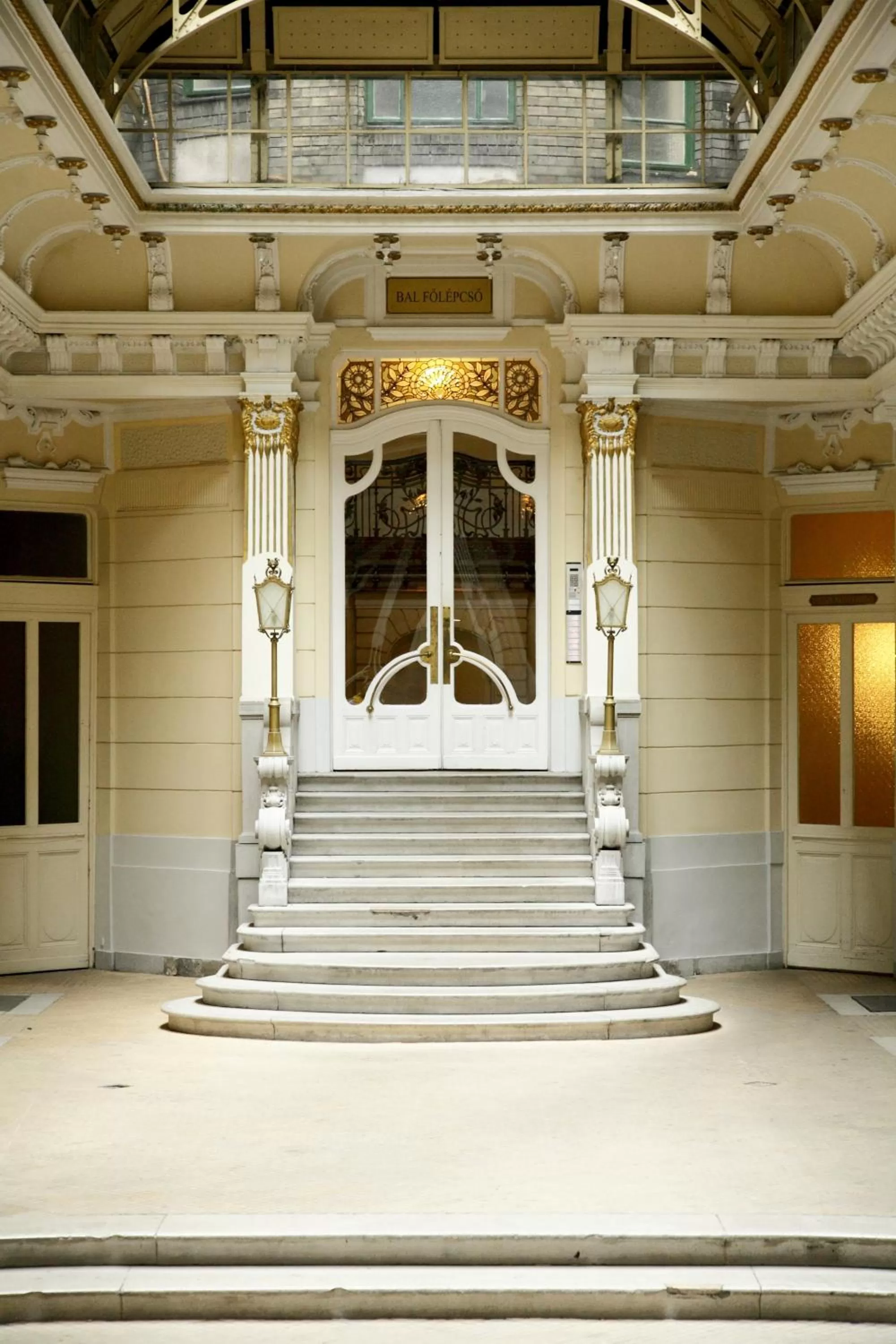 Facade/entrance in Maverick Apartments