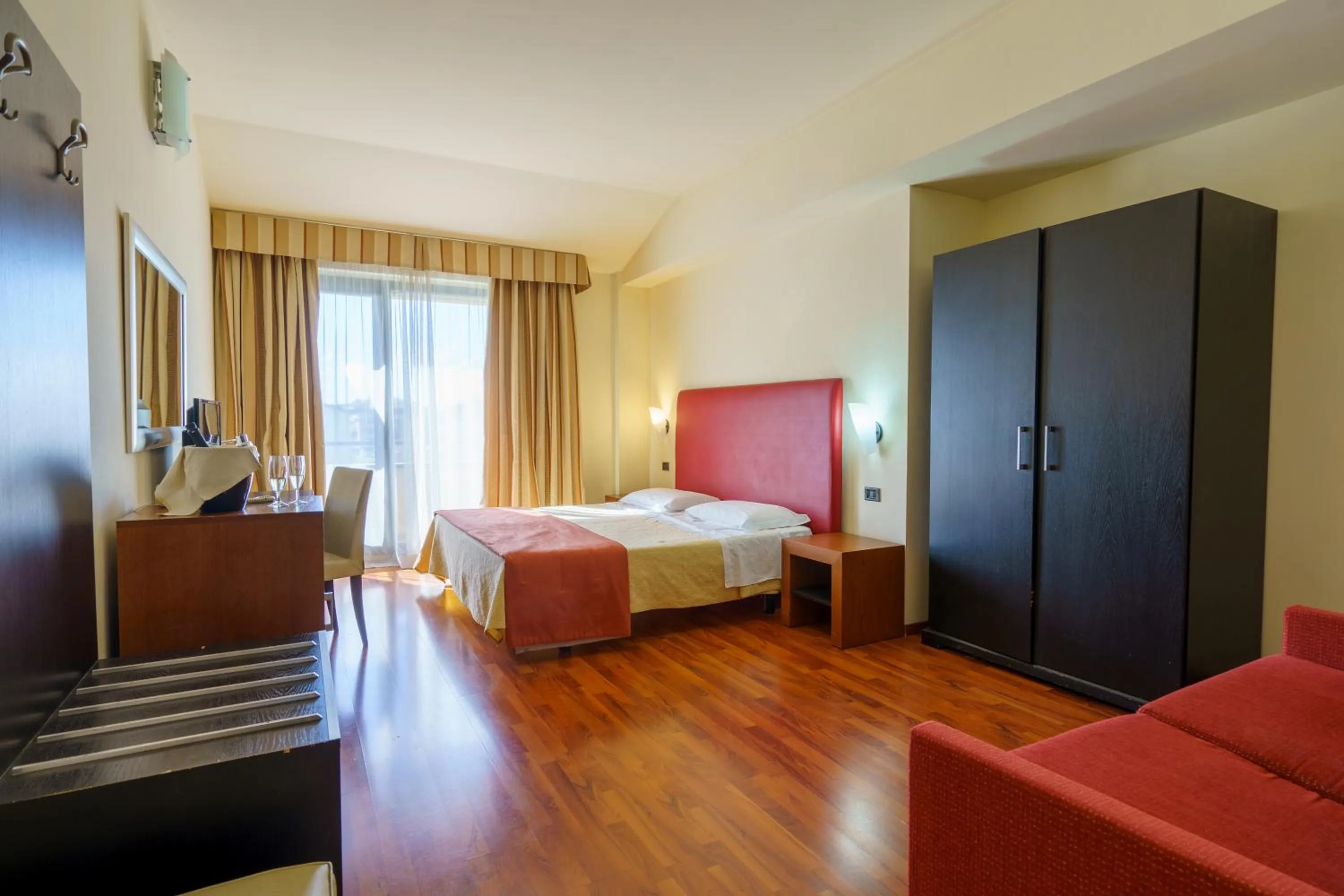 Bedroom, Bed in Hotel Cristallo di La Rosetta Srl