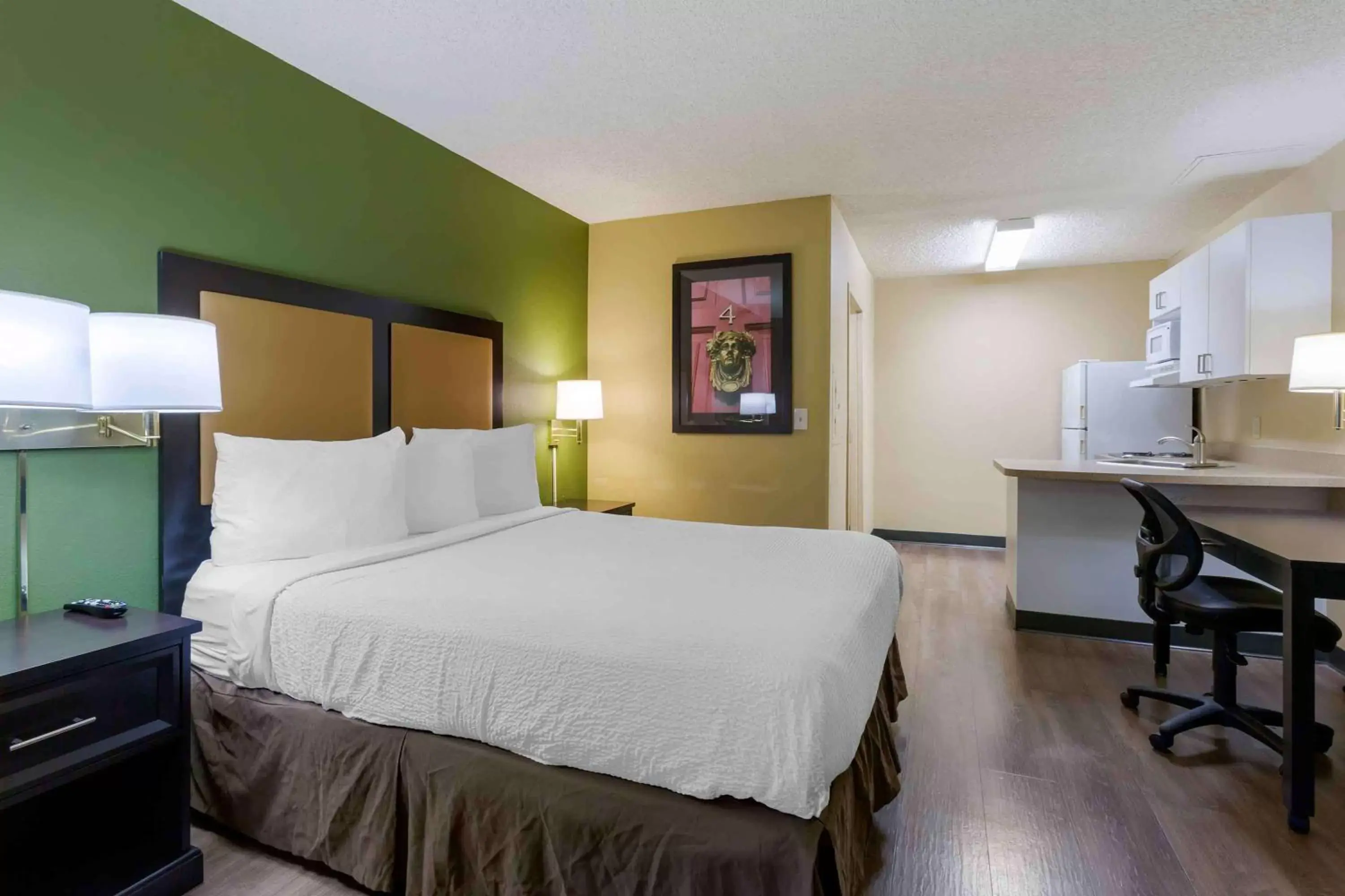 Studio with 1 King Bed - Non-Smoking in Extended Stay America Select Suites - Phoenix - Scottsdale - North Studio with 1 King Bed - Non-Smoking in Extended Stay America Select Suites - Phoenix - Scottsdale - North