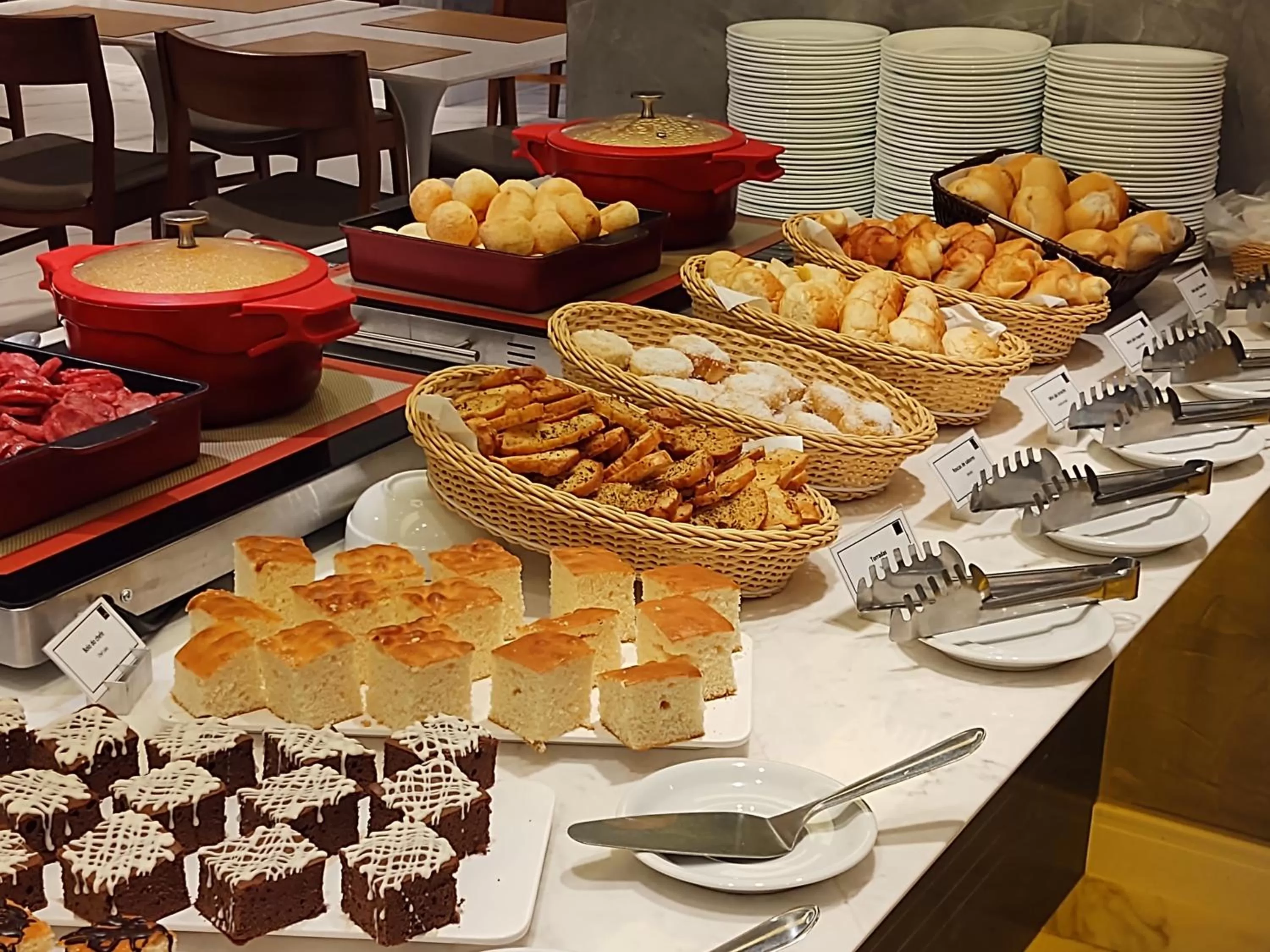 Restaurant/places to eat in Lets Idea Brasília Hotel