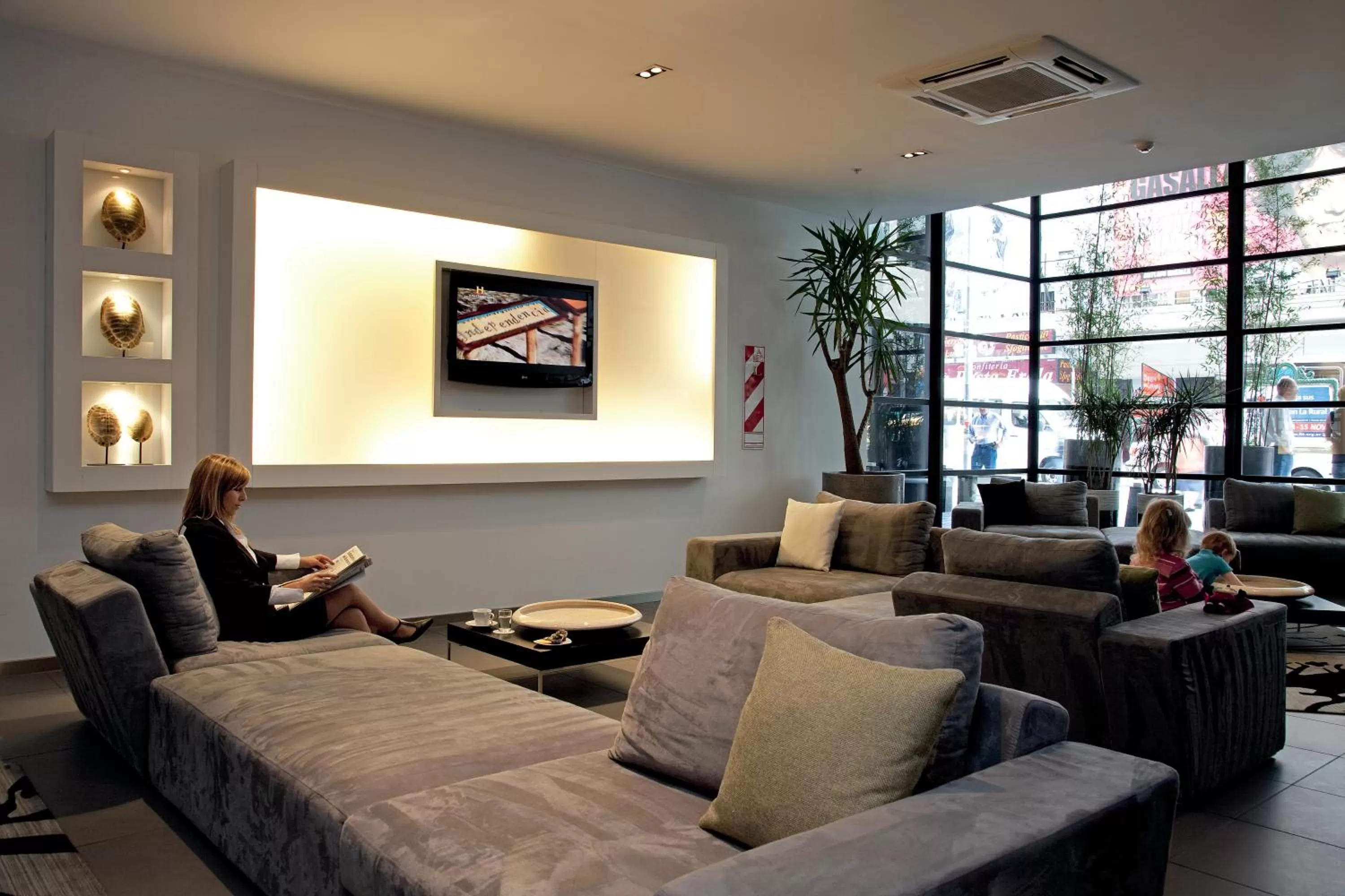 Lobby or reception in Novotel Buenos Aires