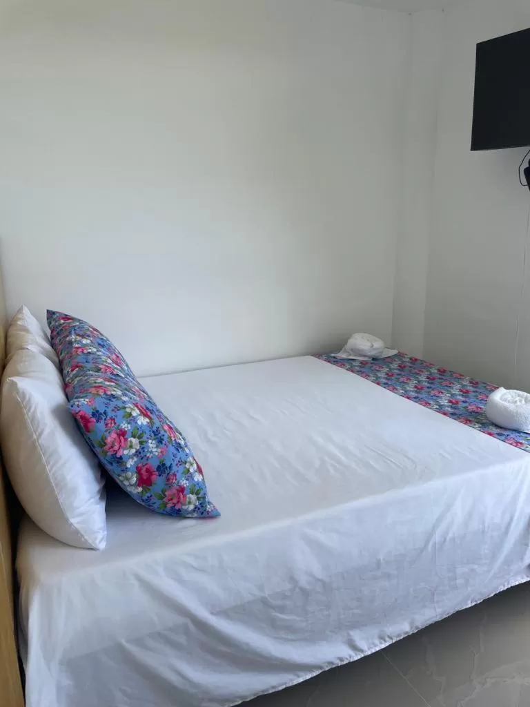 Bed in Paradise Lake Finca Hotel