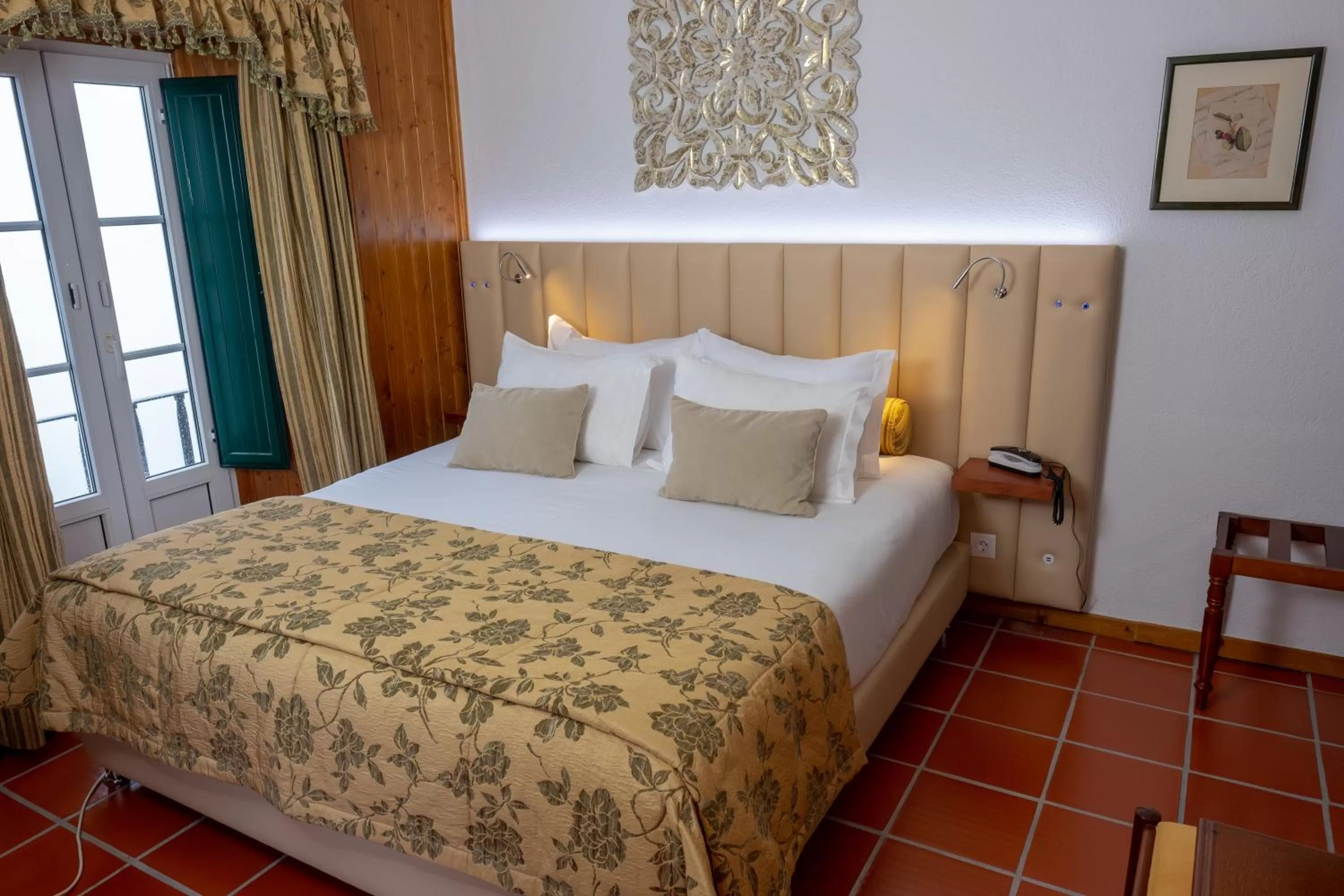 Bed in Hotel El Rei Dom Manuel