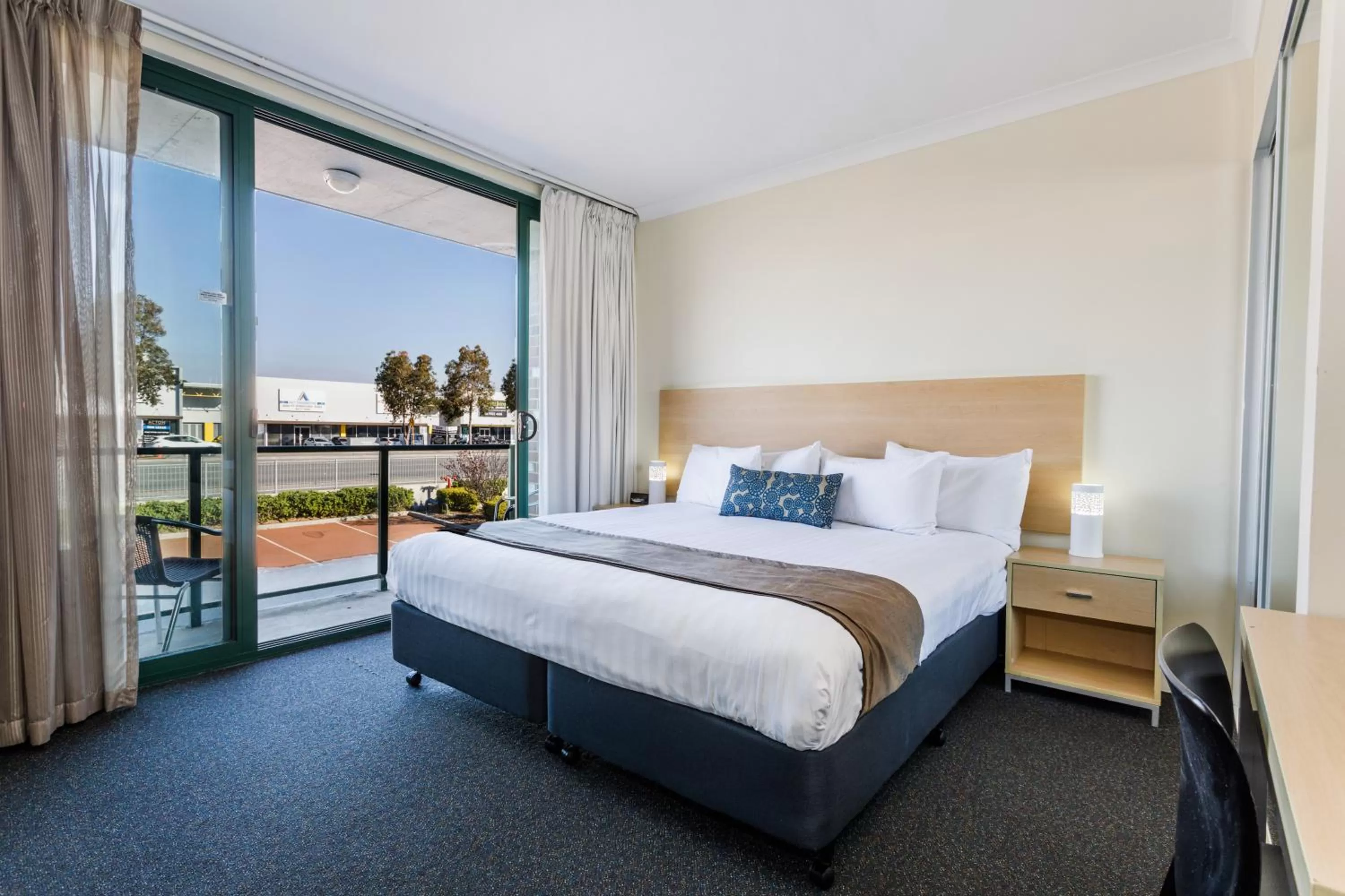 Bed in Perth Ascot Central Apartment Hotel Official