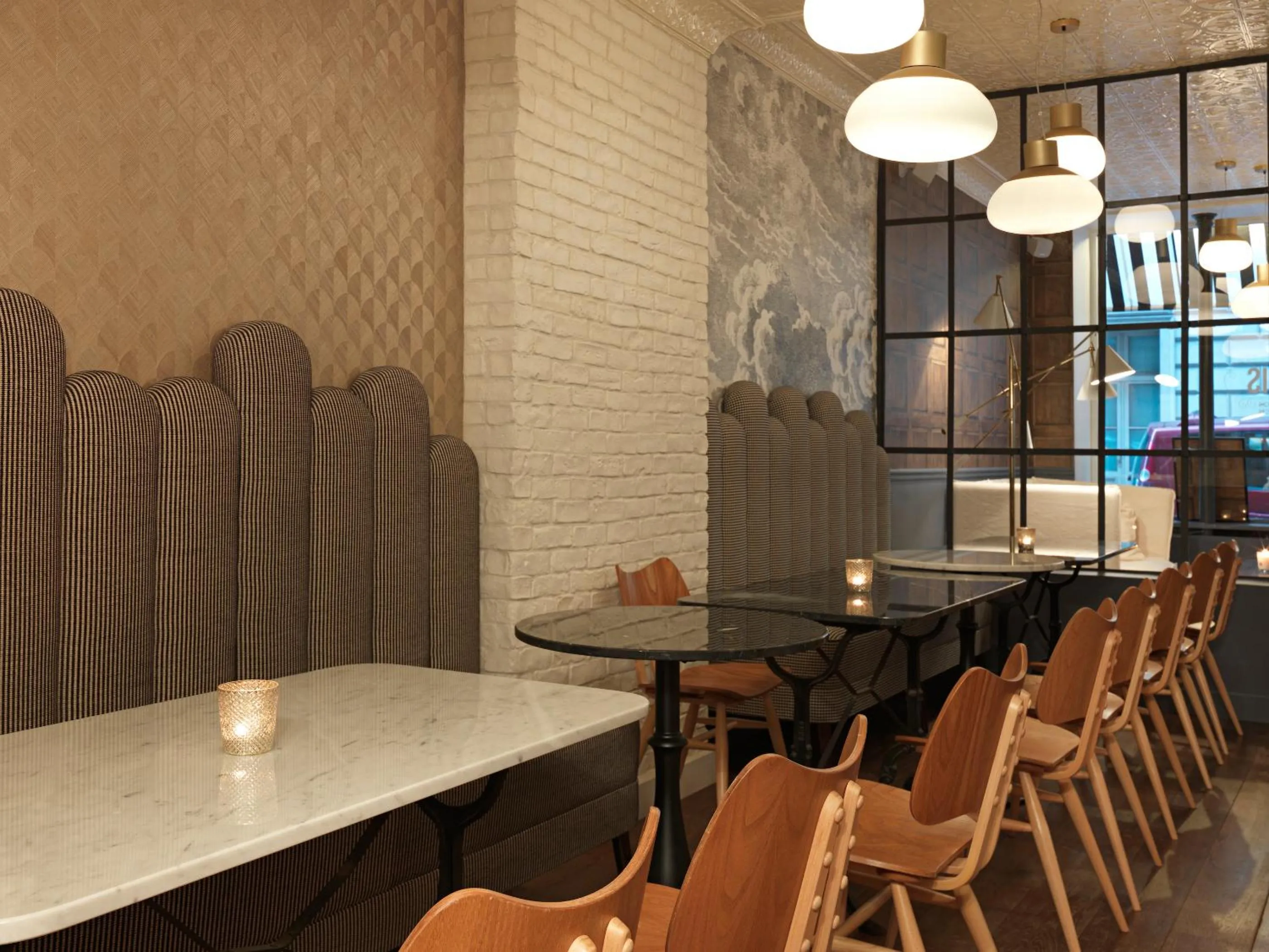 Restaurant/places to eat in Hotel Paradis