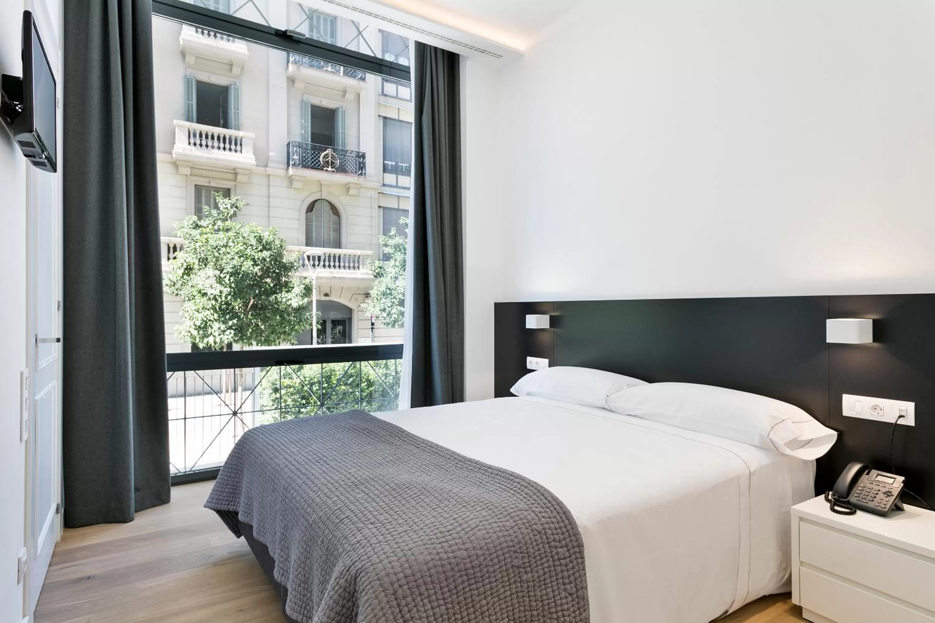 TV and multimedia, Bed in Murmuri Residence Mercader