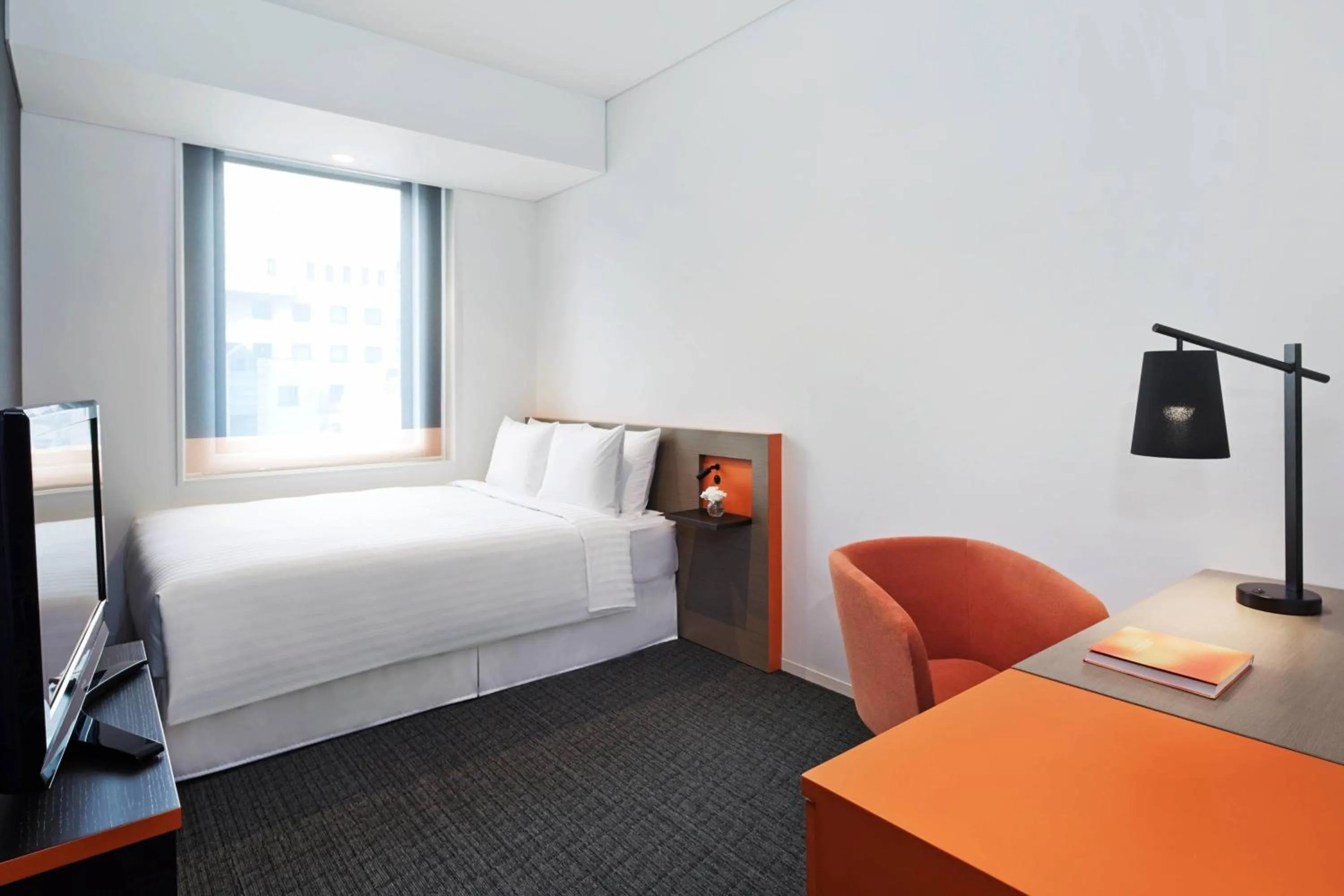 Photo of the whole room, Bed in Courtyard by Marriott Tokyo Station