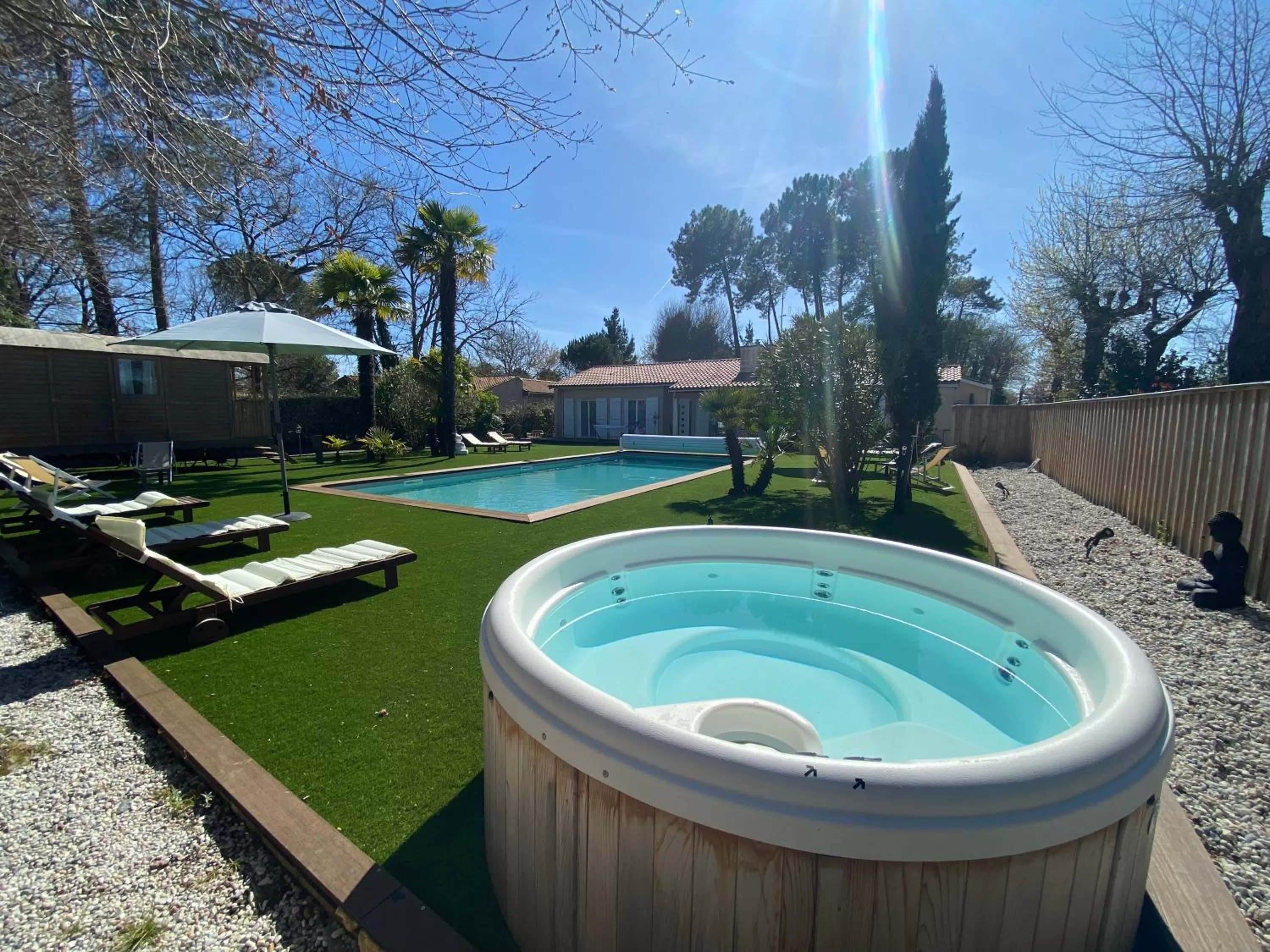 Garden, Swimming Pool in VILLA HERBERT Chambres d'hôtes Gîte Soirée étape