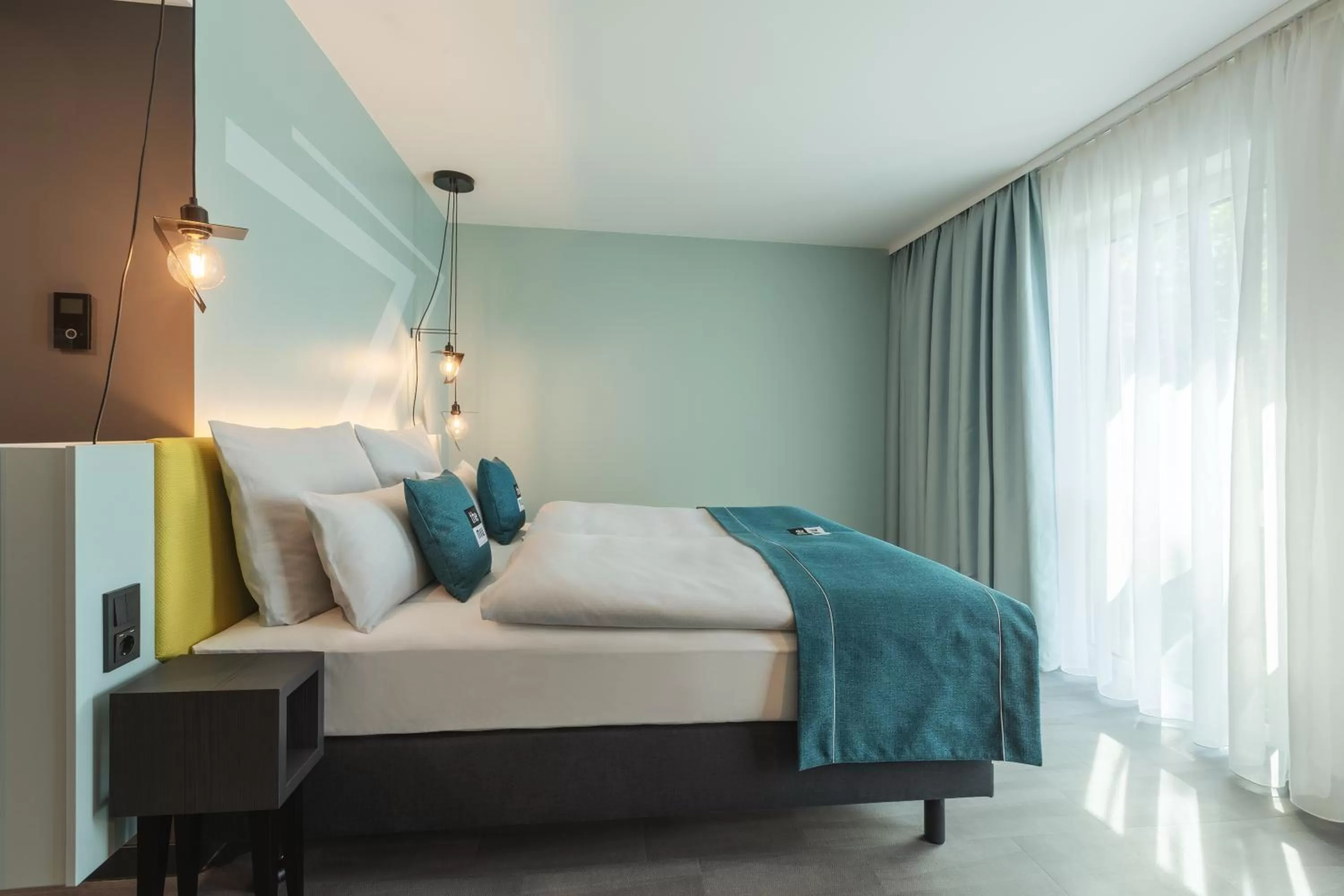 Bed in Holiday Inn - the niu, Seven Dusseldorf Ost by IHG