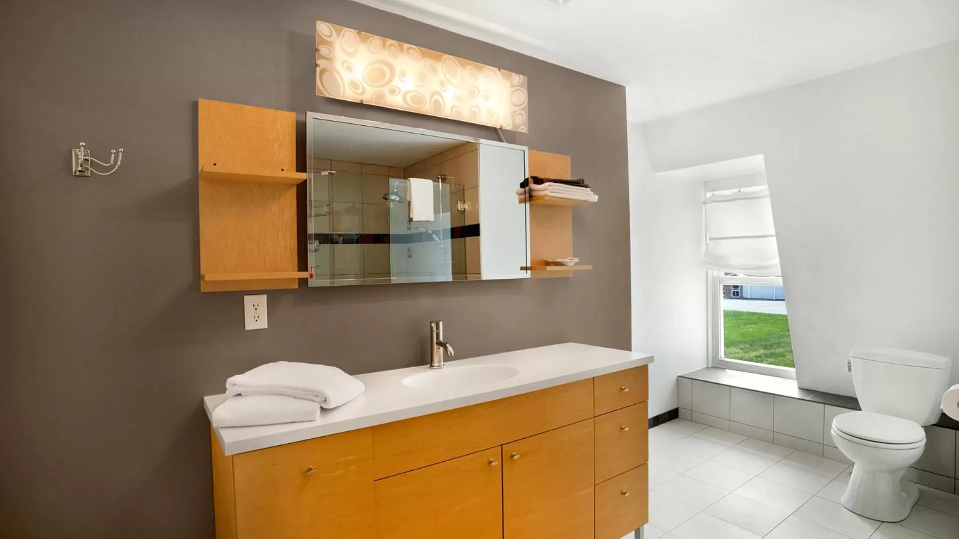 Bathroom in Homeport Motel