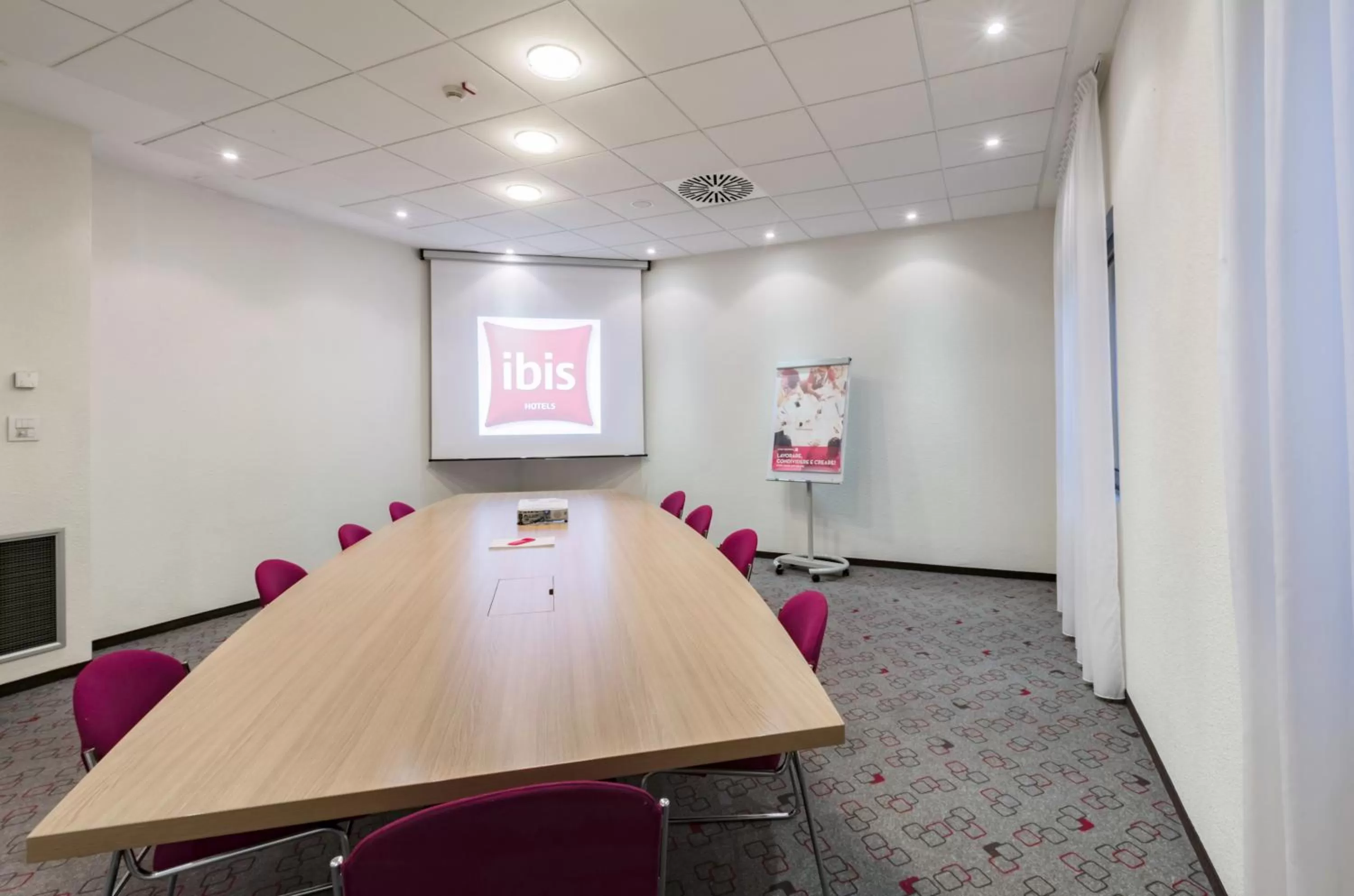 Meeting/conference room in Hotel Ibis Milano Malpensa