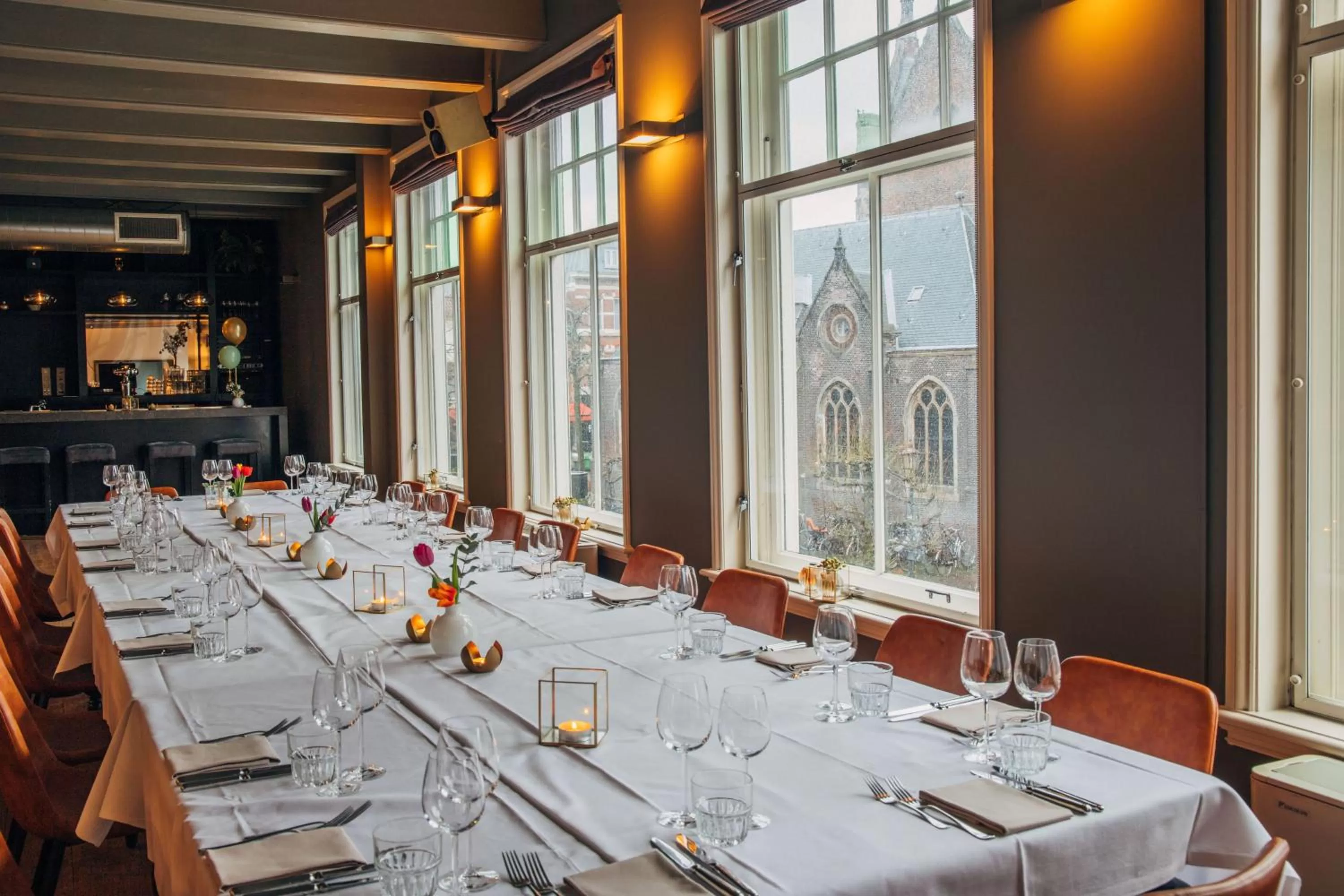 Restaurant/places to eat in Hotel ML