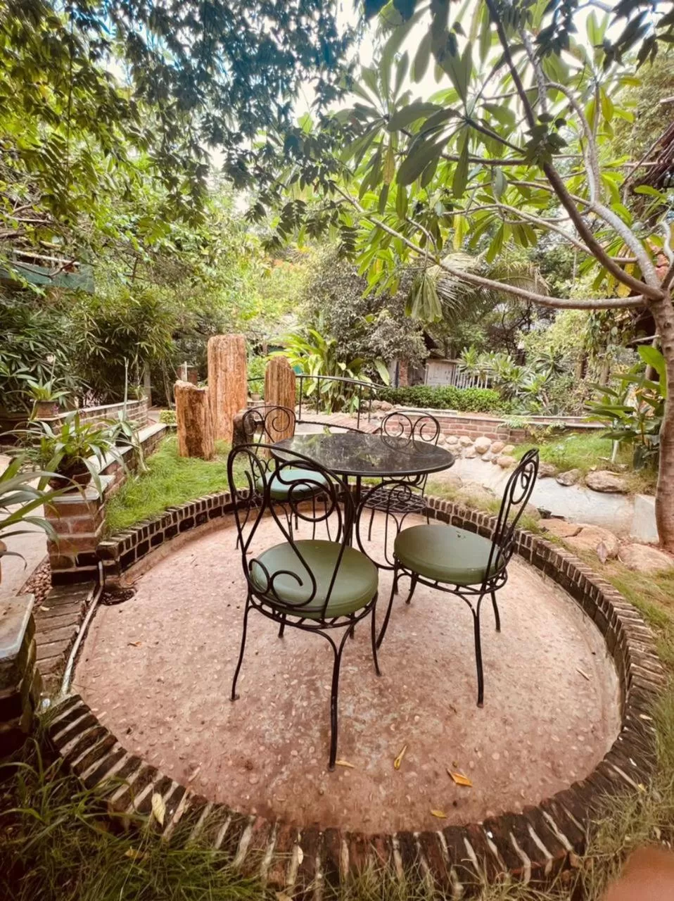 Garden view, Swimming Pool in Green's Guest House