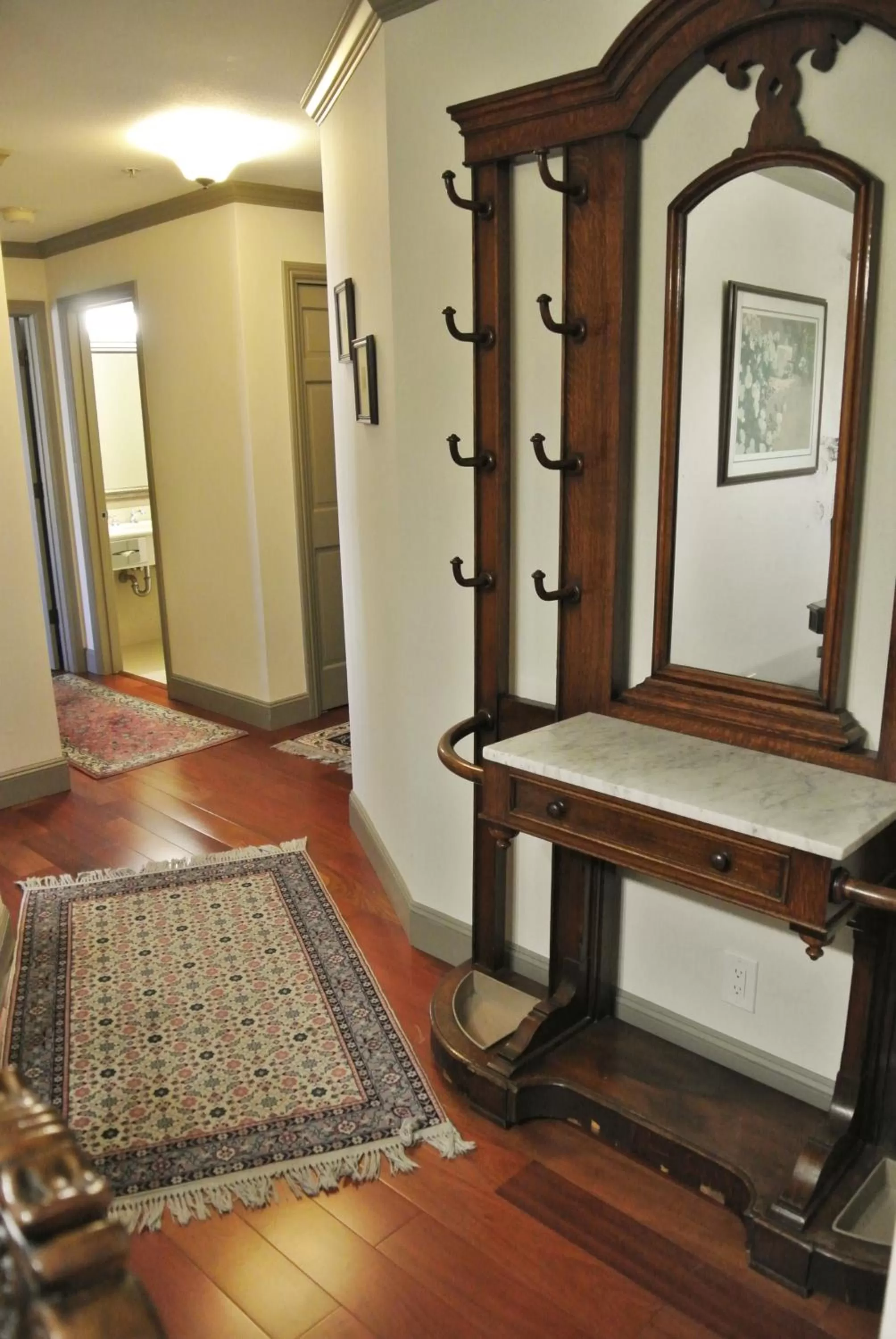 Decorative detail in Cow Hollow Inn and Suites