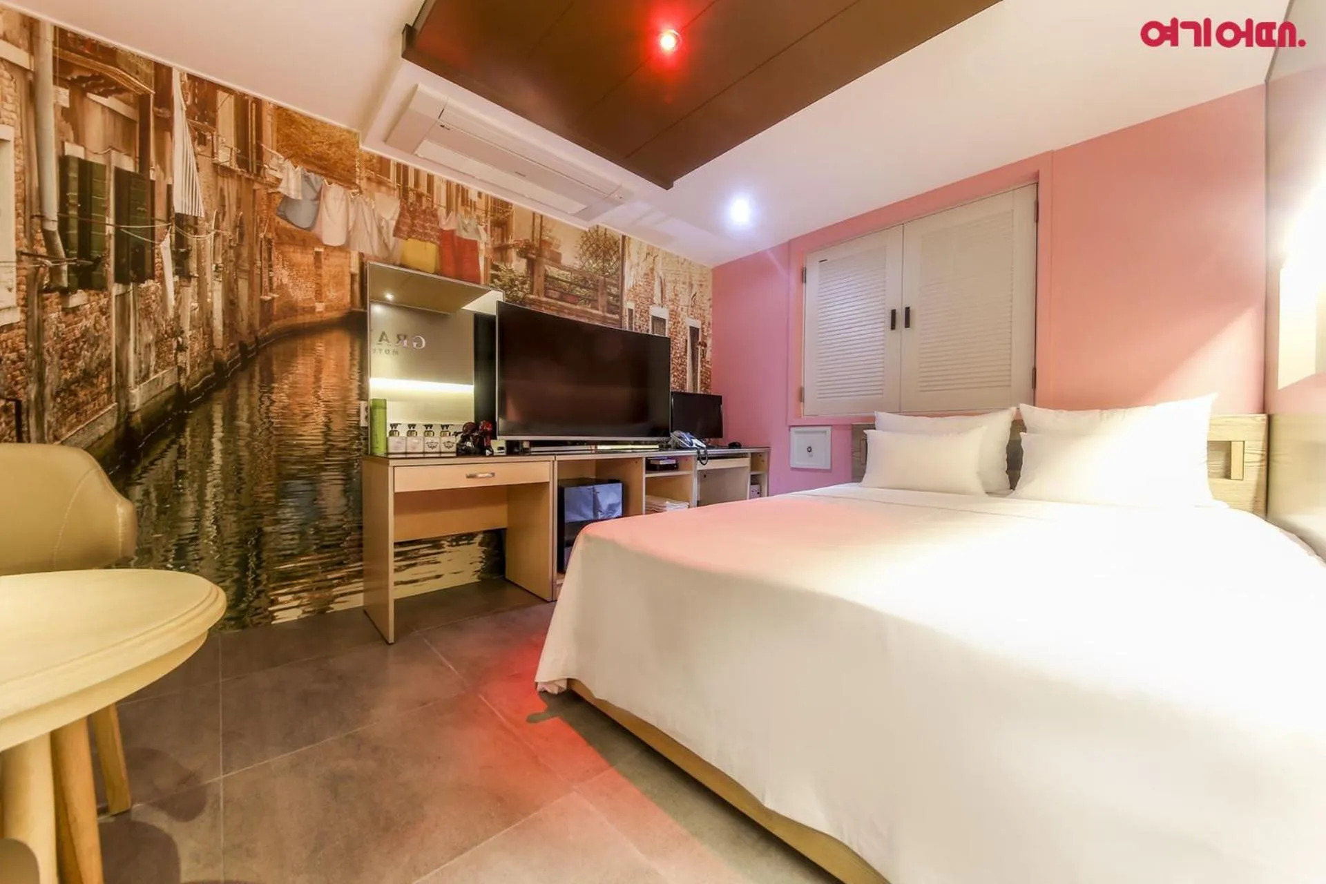 Photo of the whole room in Goodstay Grand Motel Chuncheon