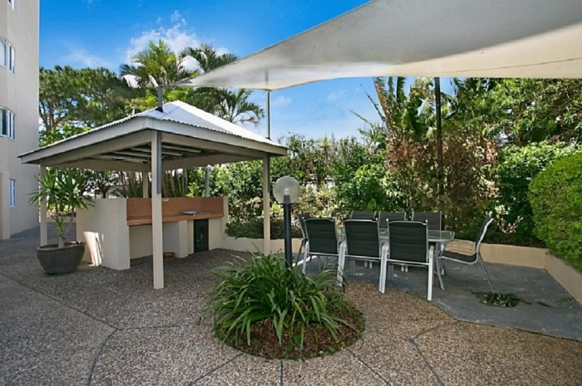 Facade/entrance in Royal Pacific Resort